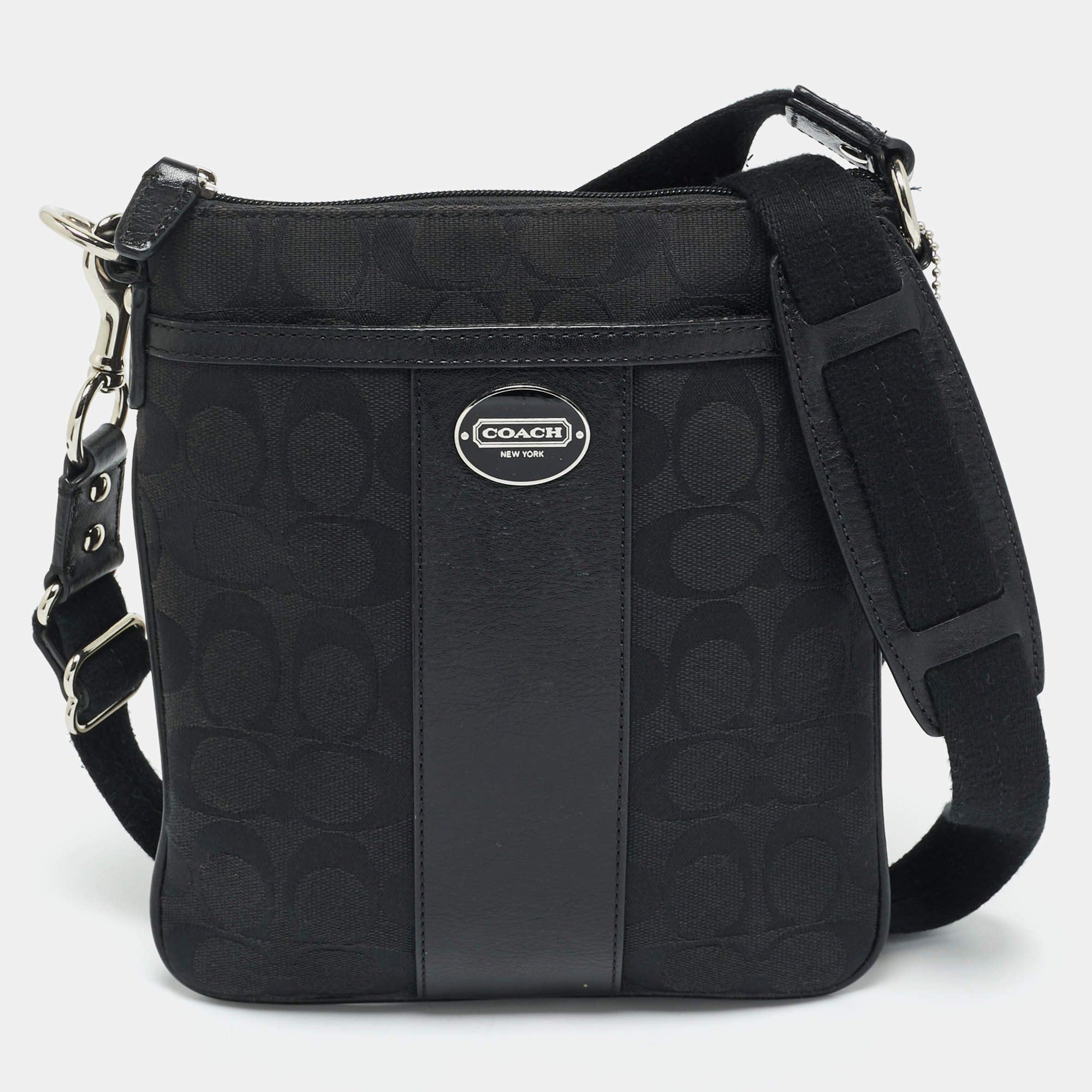 Pre Owned Coach Black Signature Canvas and Leather Swingpack Crossbody Bag