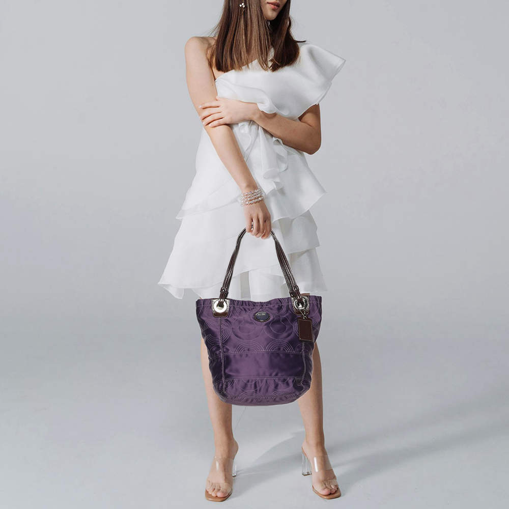 バッグ Coach Purple Signature Tote Bag Tassel Coach Purple Signature Nylon and Leather Zip Top Tote Coach | TLC