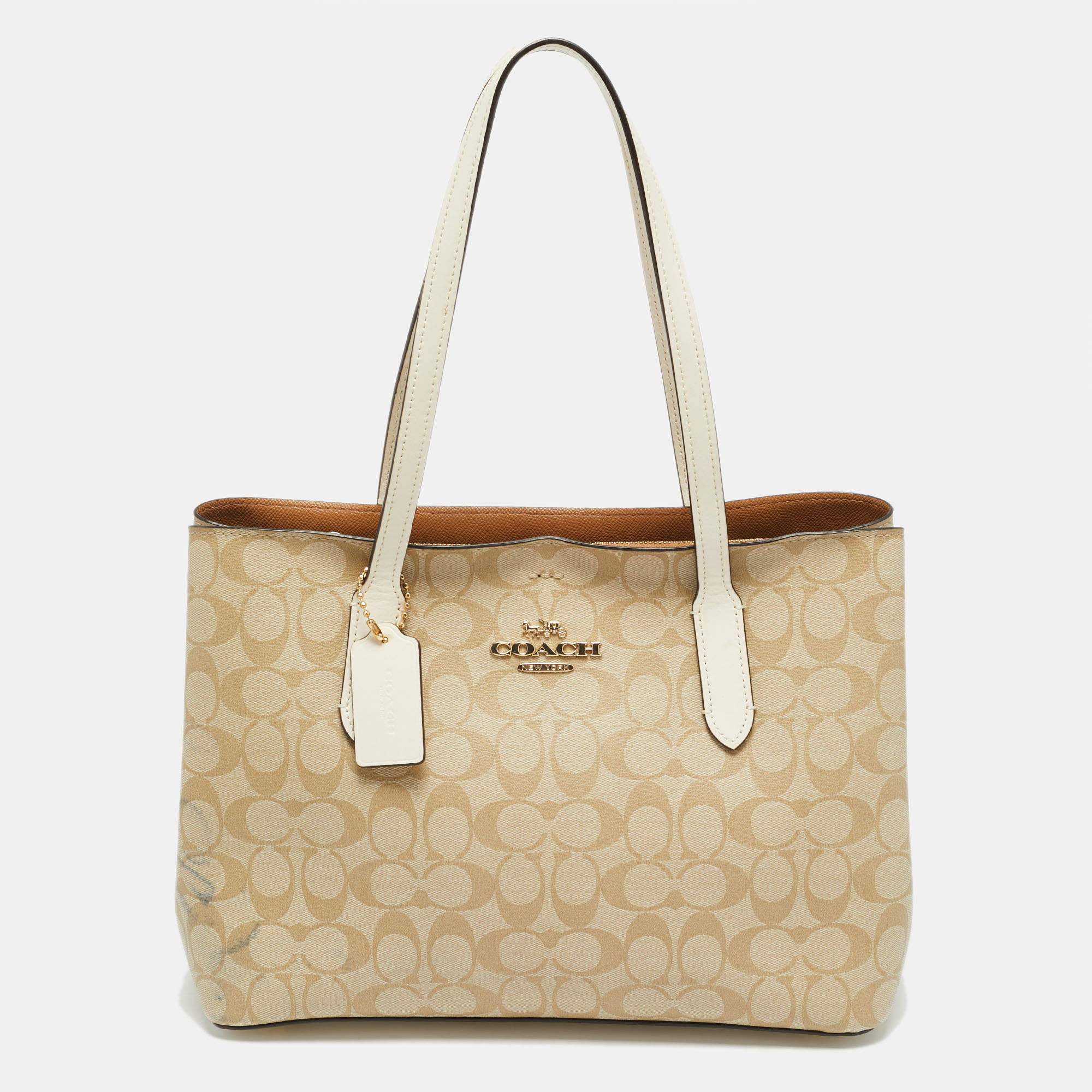 Pre Owned Coach Avenue Beige/White Signature Coated Canvas Tote