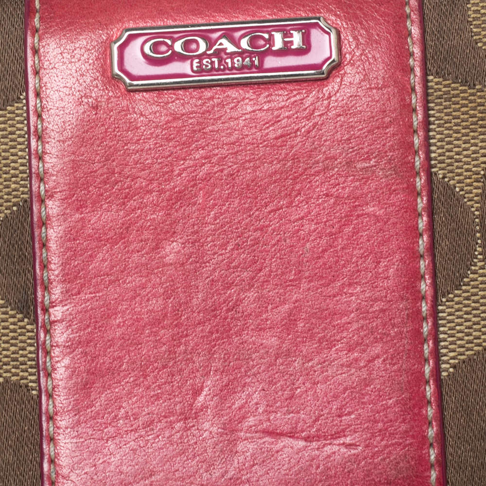 Shop Coach 2023-24FW Accordion Zip Wallet With Braid (CJ944) by なにわのオカン