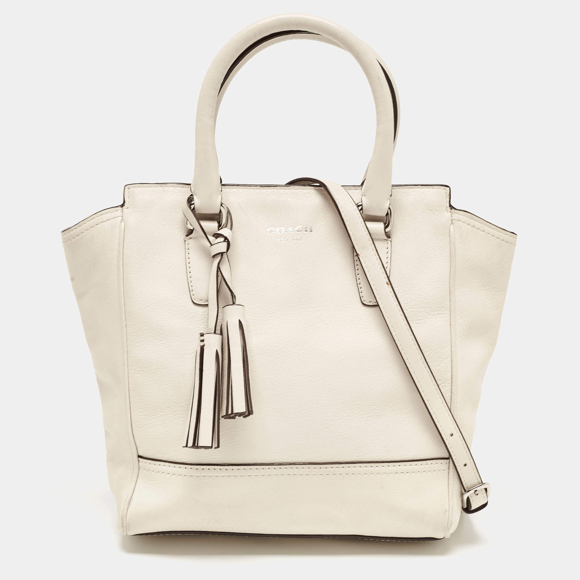 مملوكة مسبقًا Coach Off White Leather Legacy Tassel Tote