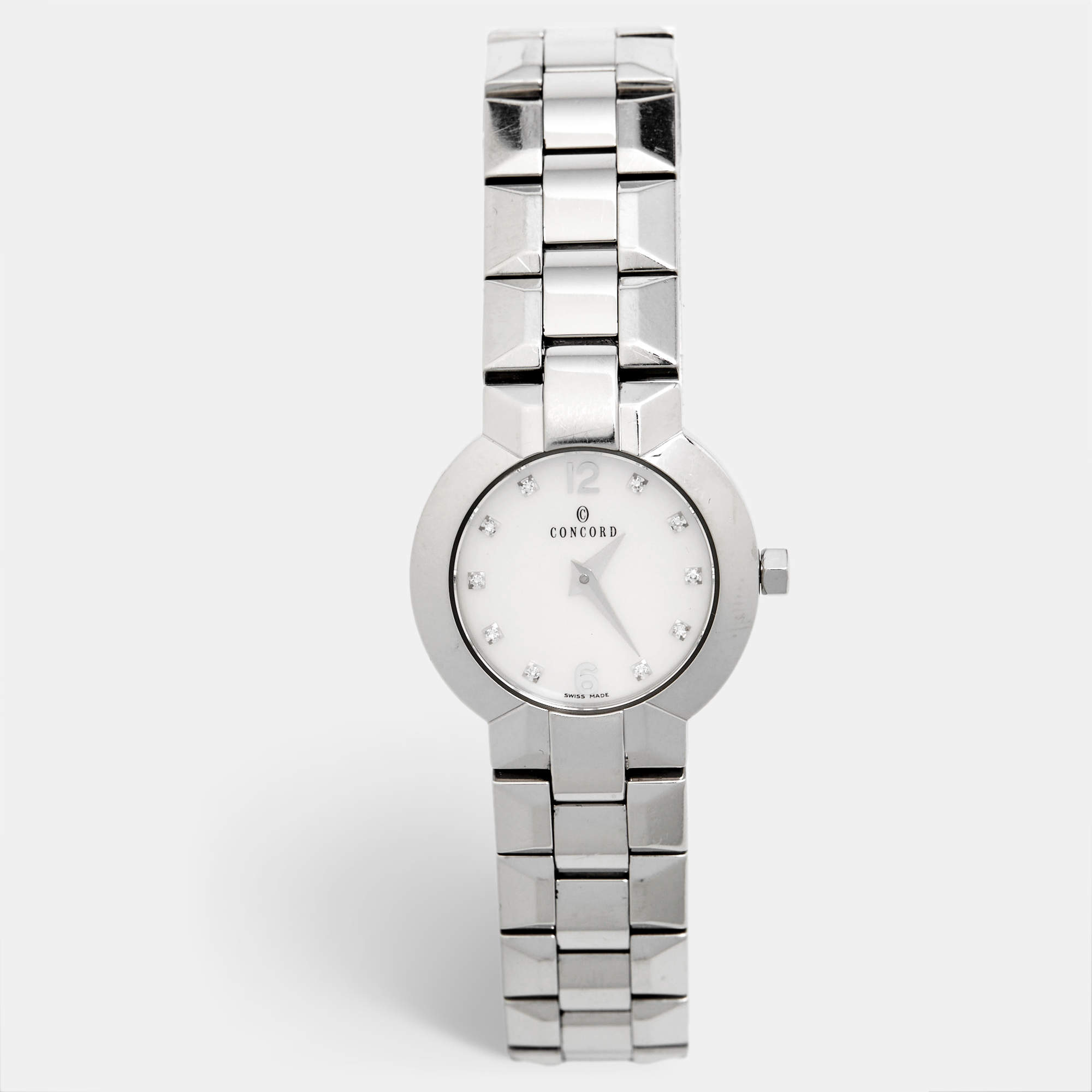 Pre Owned Concord White Mother Of Pearl Diamond Stainless Steel La Scala 14.G4.1846 Women's Wristwatch 25.80 mm