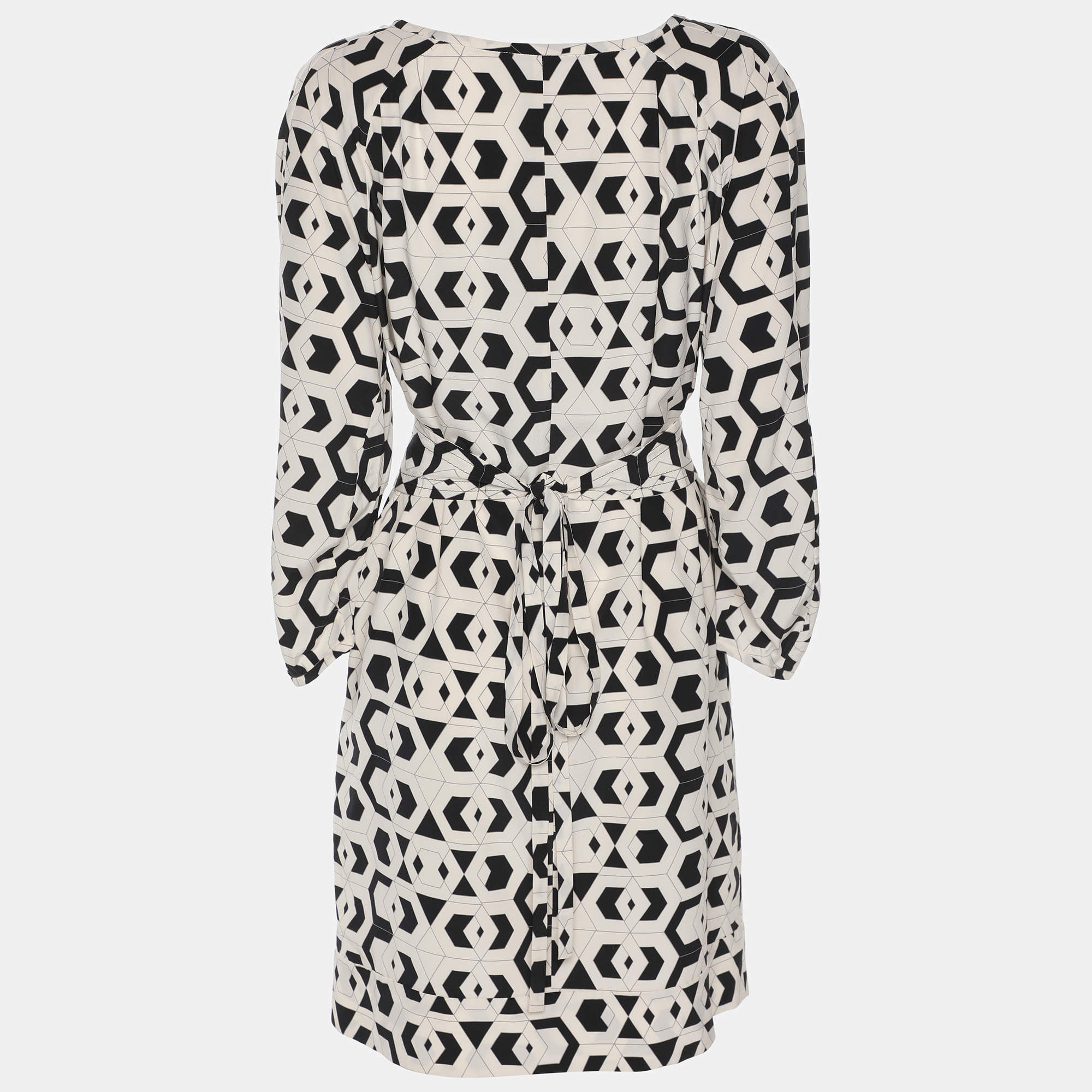 DIANE von FURSTENBERG　シルク100% 花柄 DIANE von FURSTENBERG 花柄 シルクトップス P S～M相当 - メルカリ