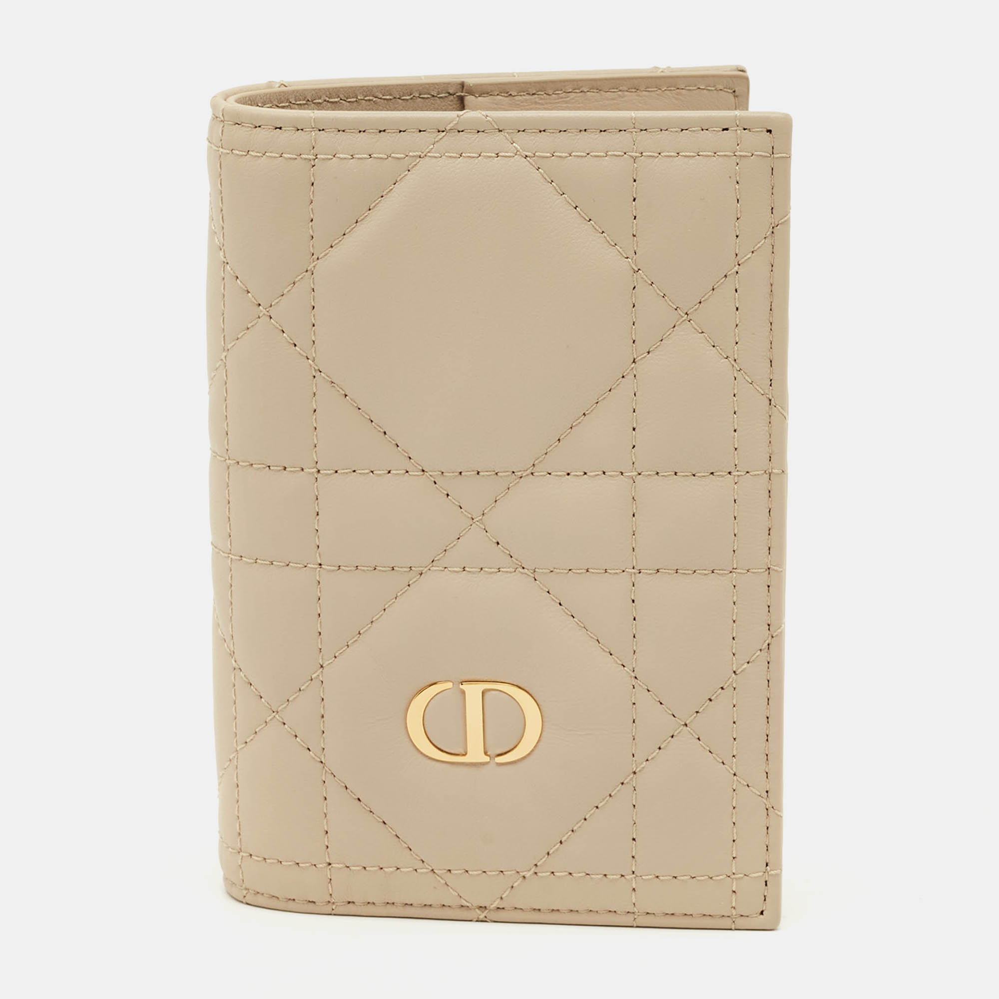 مملوكة مسبقًا Dior Beige Macrocannage Leather Miss Caro Passport Holder