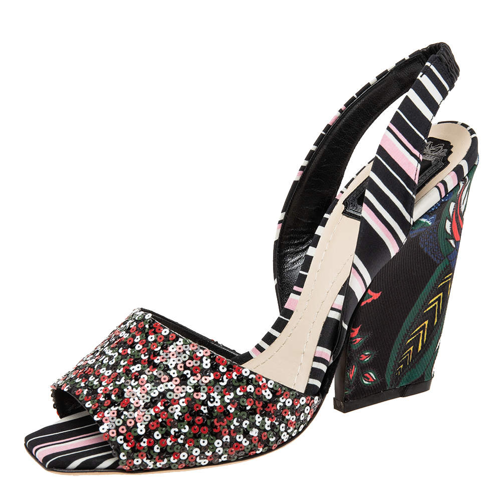 مملوكة مسبقًا صندل ديور قماش مطبوع وترتر متعدد الألوان مقدمة مفتوحة وفتحة كعب مقاس 40