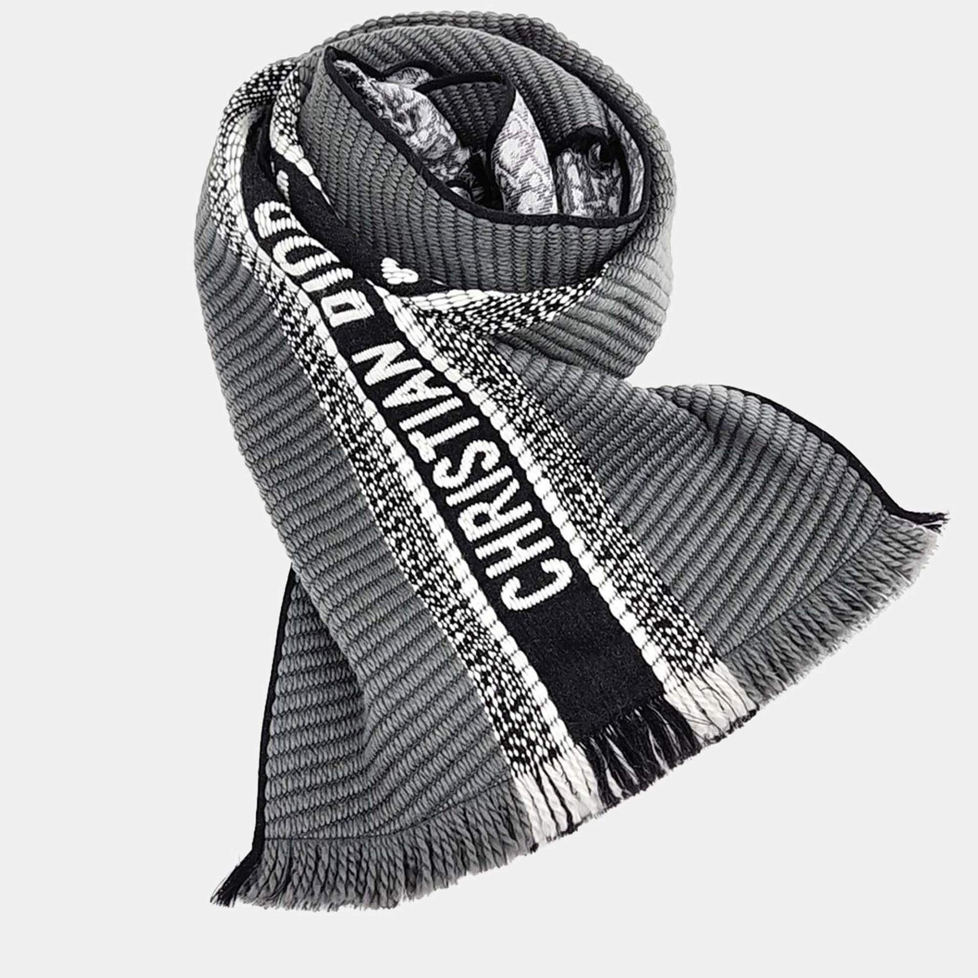 مملوكة مسبقًا Dior Oblique University Reversible Muffler