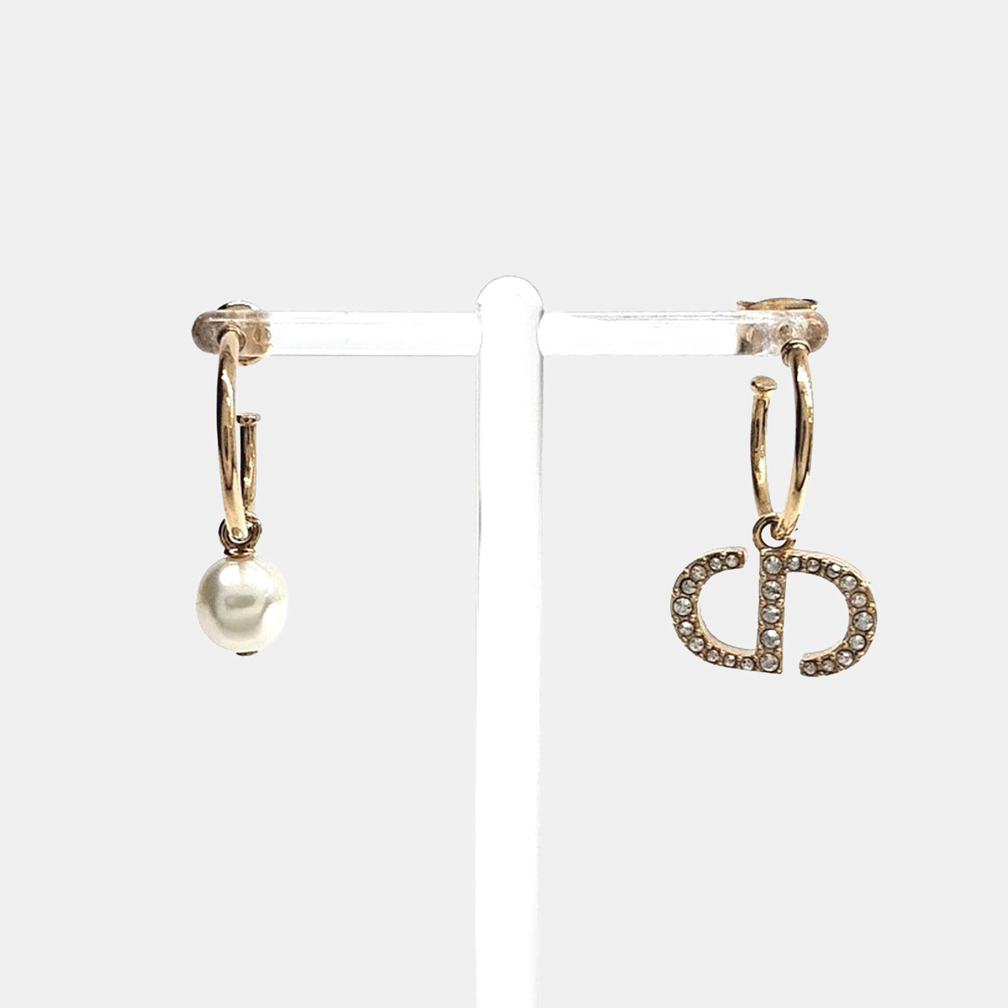 Pre Owned Christian Dior metal earrings