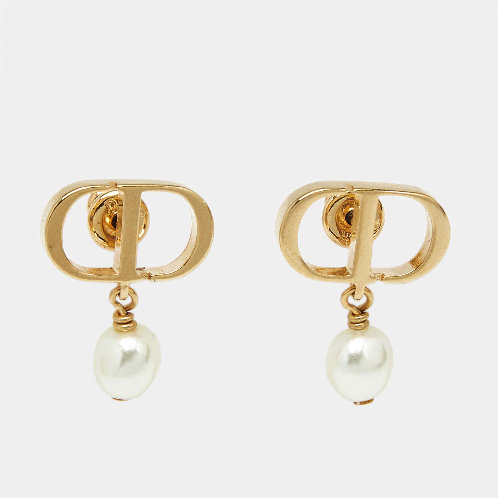 مملوكة مسبقًا Dior Petit CD Faux Pearl Gold Tone Earrings