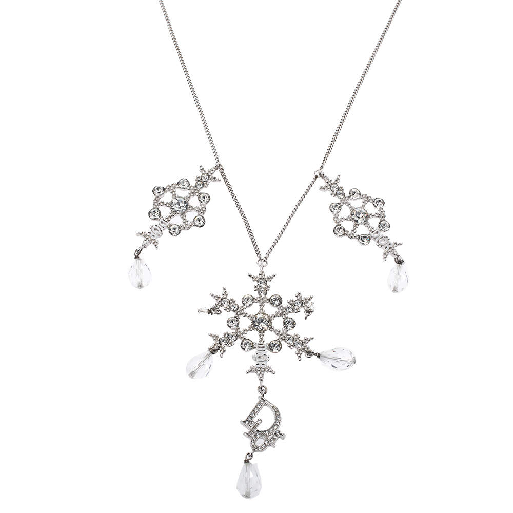 مملوكة مسبقًا Dior Snowflake Charm Crystal Embellished Silver Tone Pendant Necklace