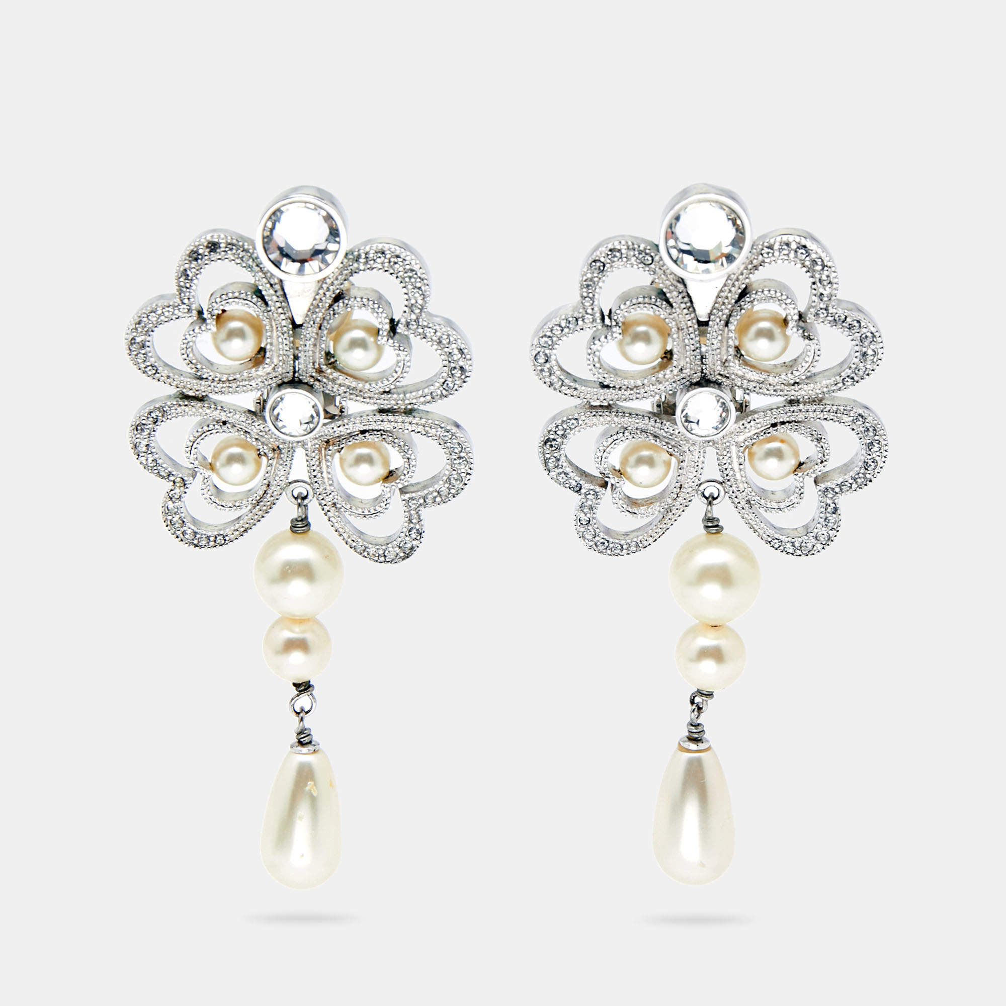 Pre Owned Dior Heart Motif Crystal Faux Pearl Silver Tone Metal Clip-on Drop Earrings
