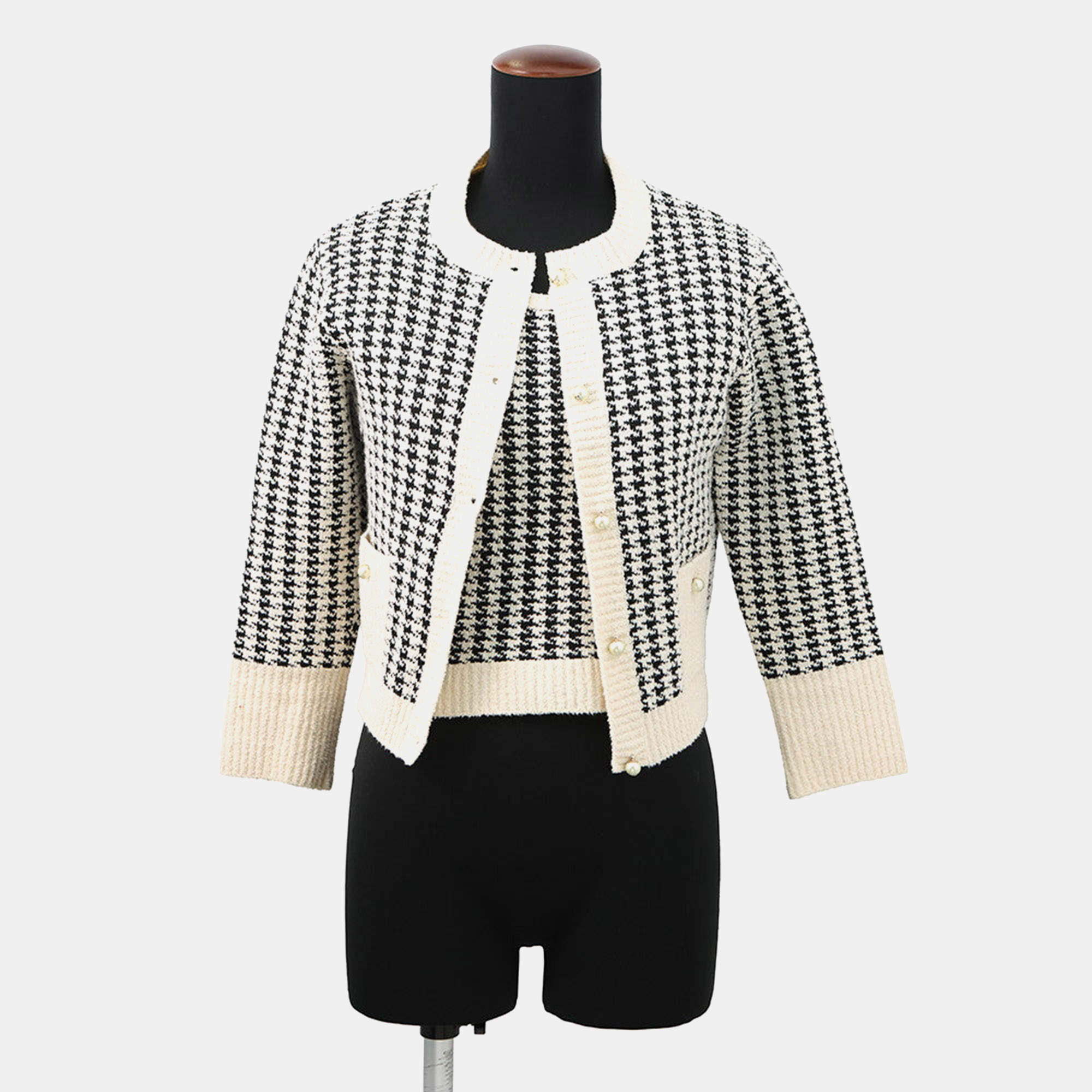 Pre Owned معطف كريستيان ديور بنمط هوندستوث مقاس 34 أبيض/أسود