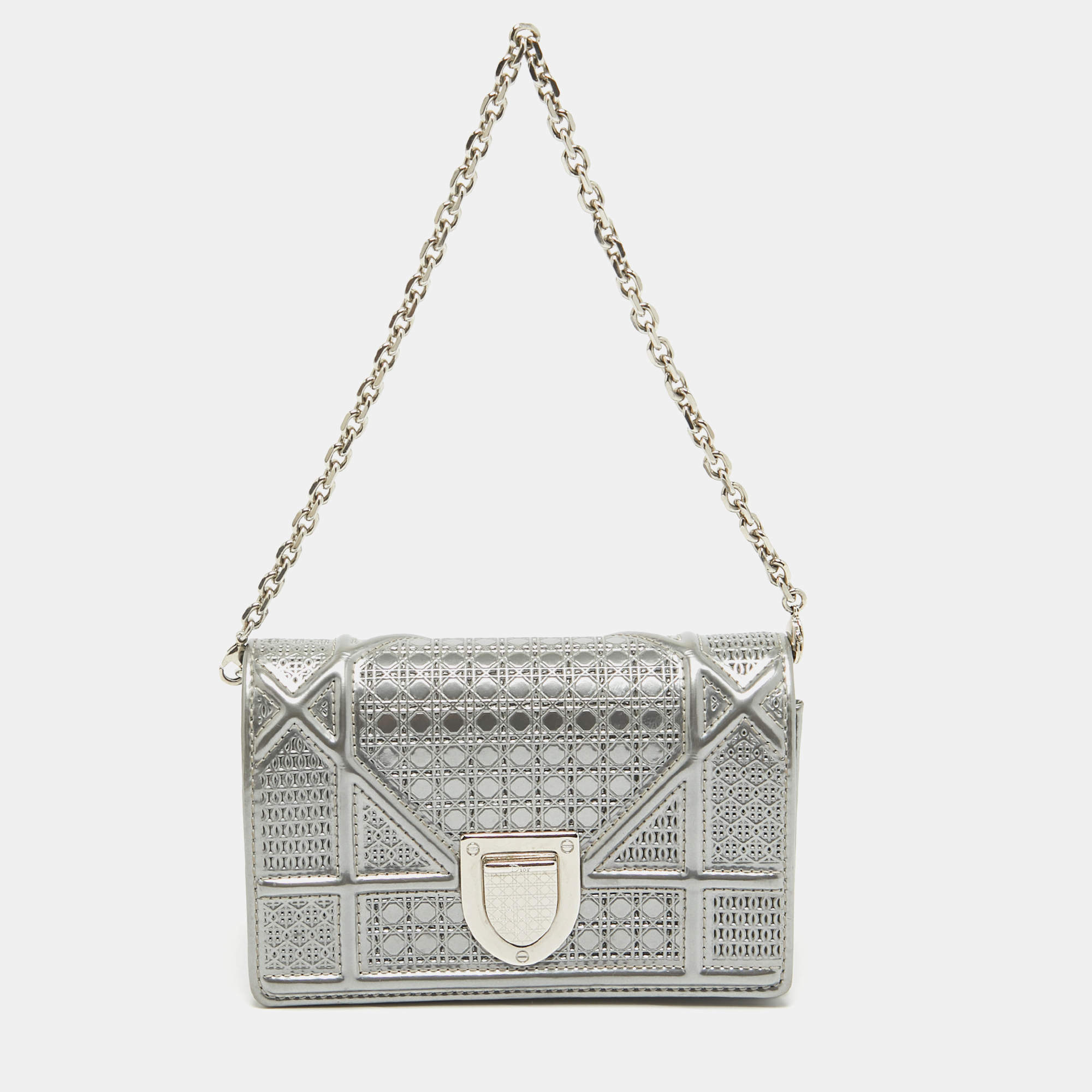 Pre Owned Dior Silver Cannage Patent Leather Baby Diorama Chain Bag