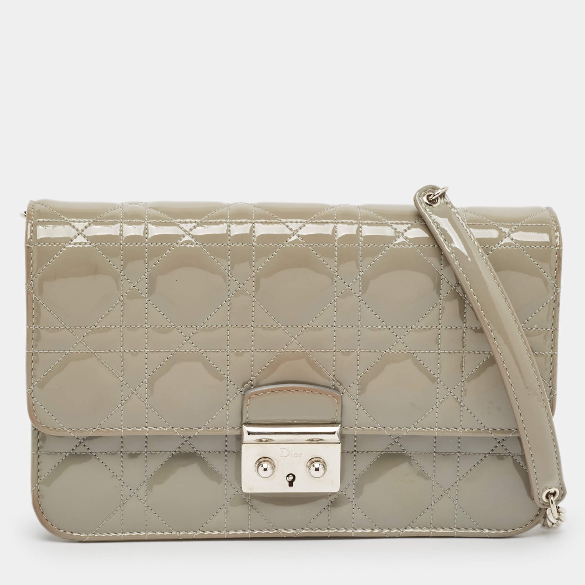 مملوكة مسبقًا Dior Grey Cannage Patent Leather Miss Dior Medium Promenade Pouch