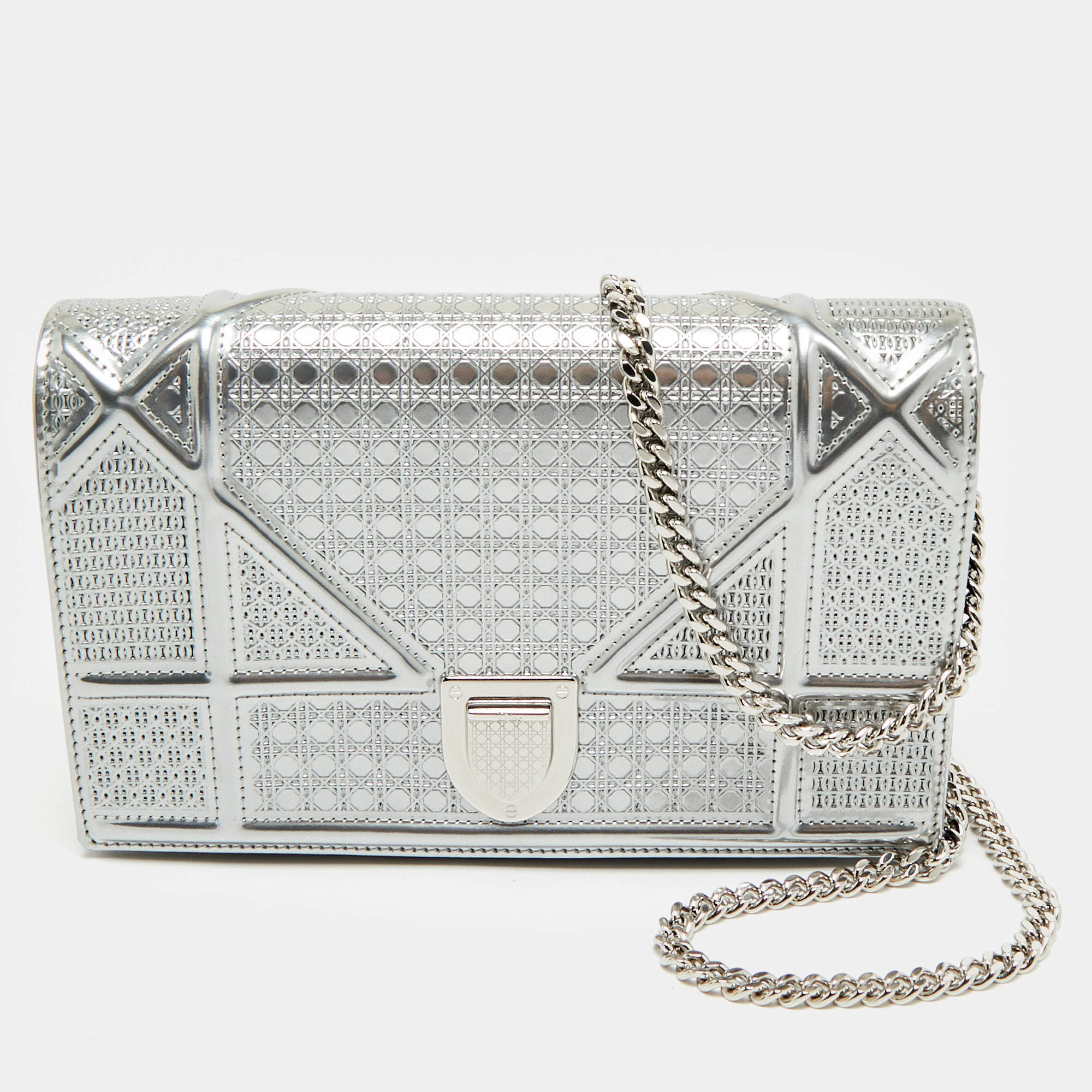Pre Owned Dior Silver Microcannage Patent Leather Diorama Wallet on Chain