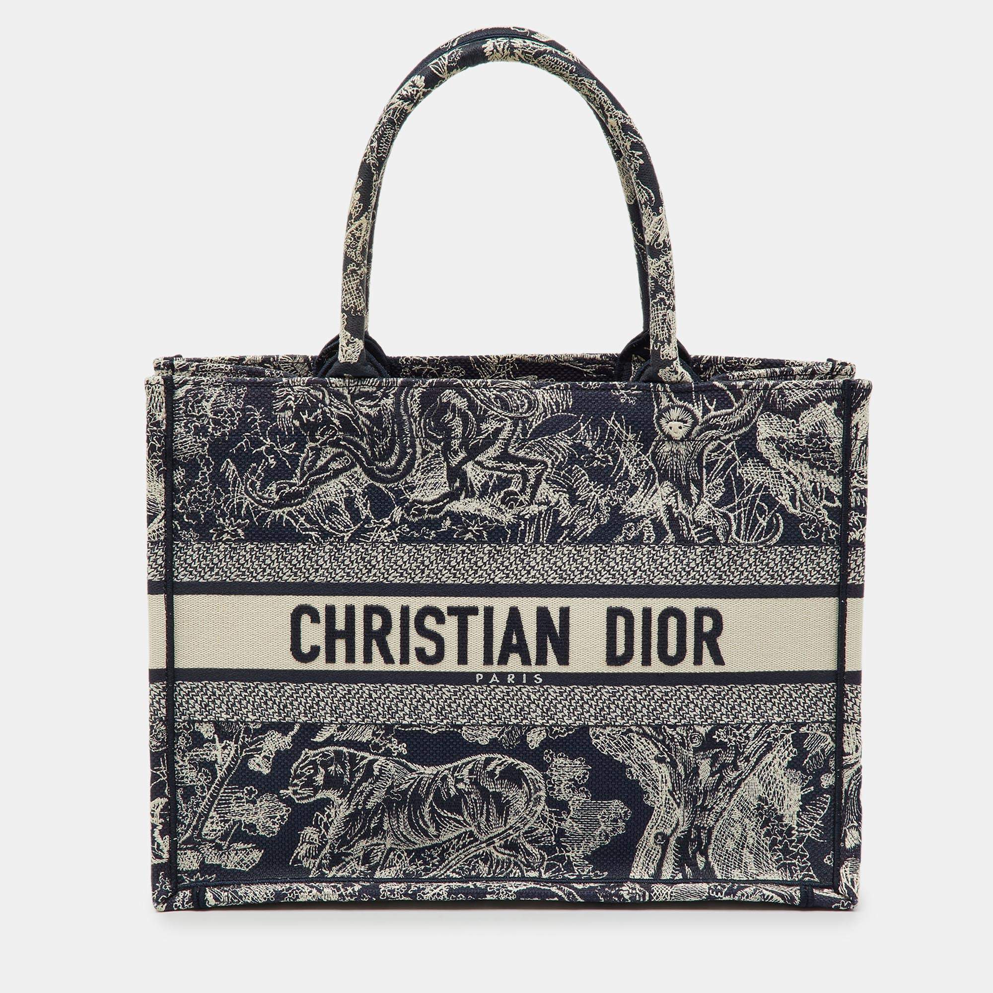 مملوكة مسبقًا Dior Navy Blue/Beige Toile De Jouy Embroidered Canvas Medium Book Tote