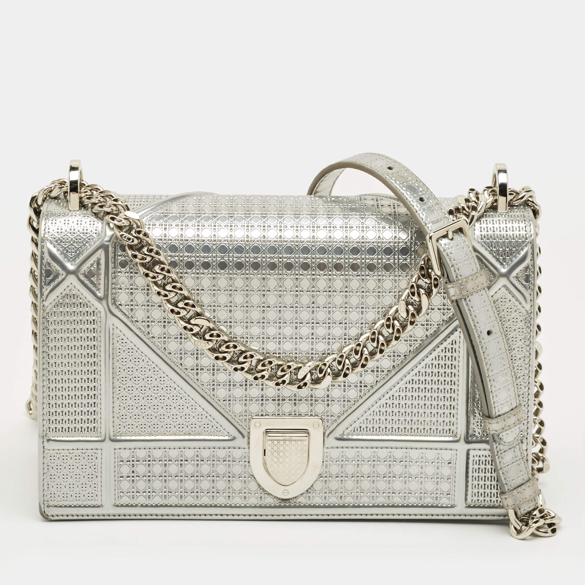 Pre Owned Dior Silver Patent Leather Medium Diorama Shoulder Bag