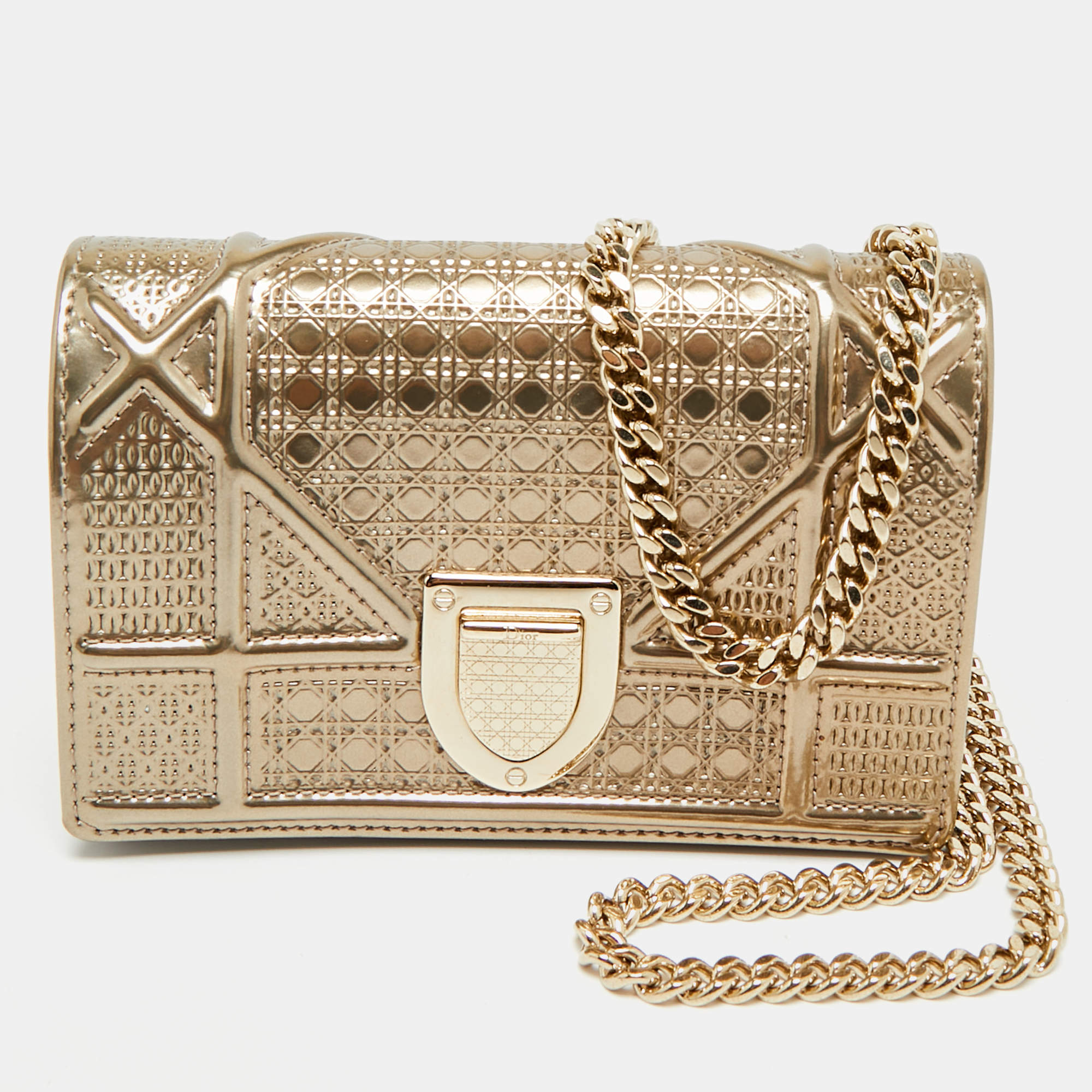 Pre Owned Dior Gold Microcannage Patent Leather Baby Diorama Shoulder Bag