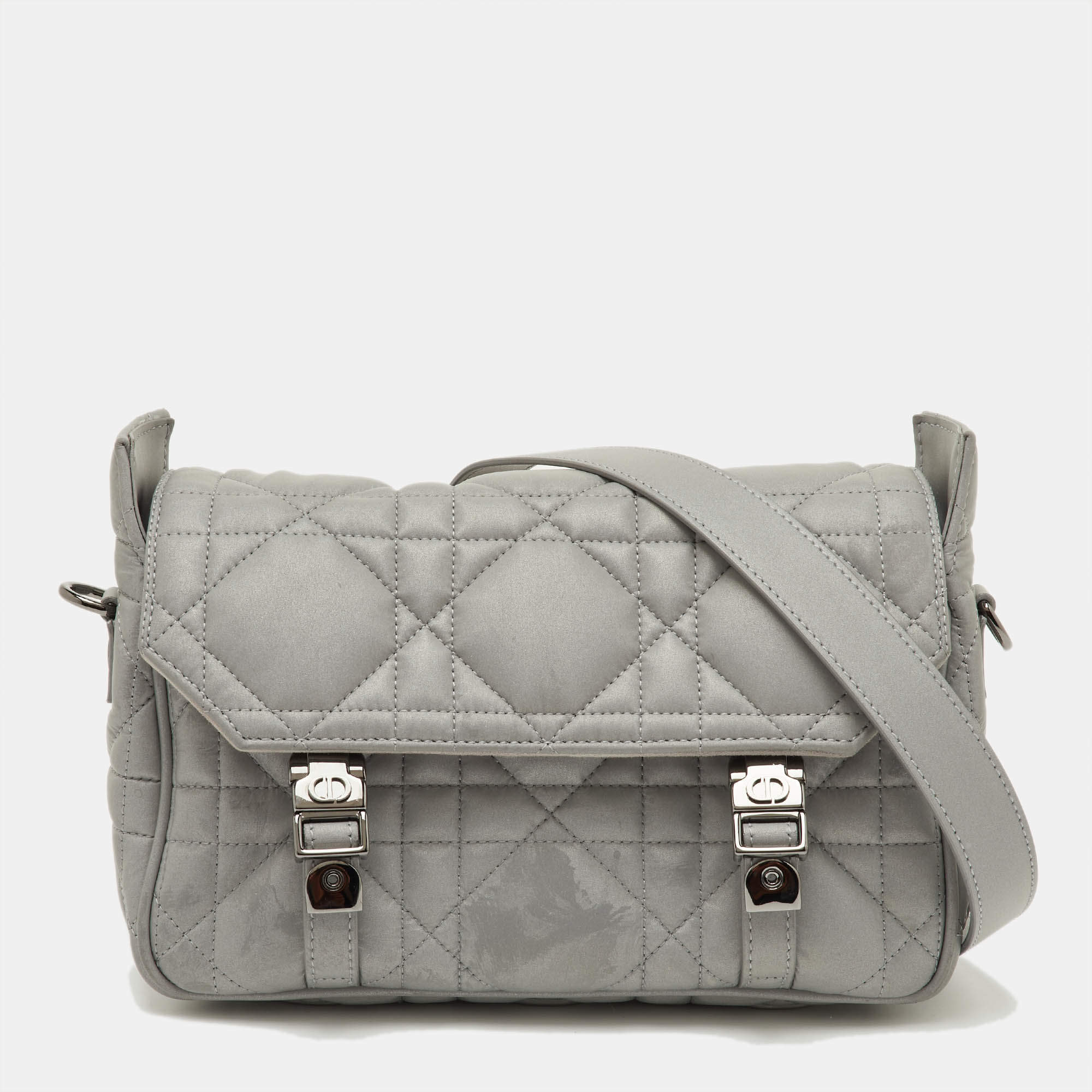 مملوكة مسبقًا Dior Grey Pearlescent Cannage Nylon and Leather DiorCamp Bag
