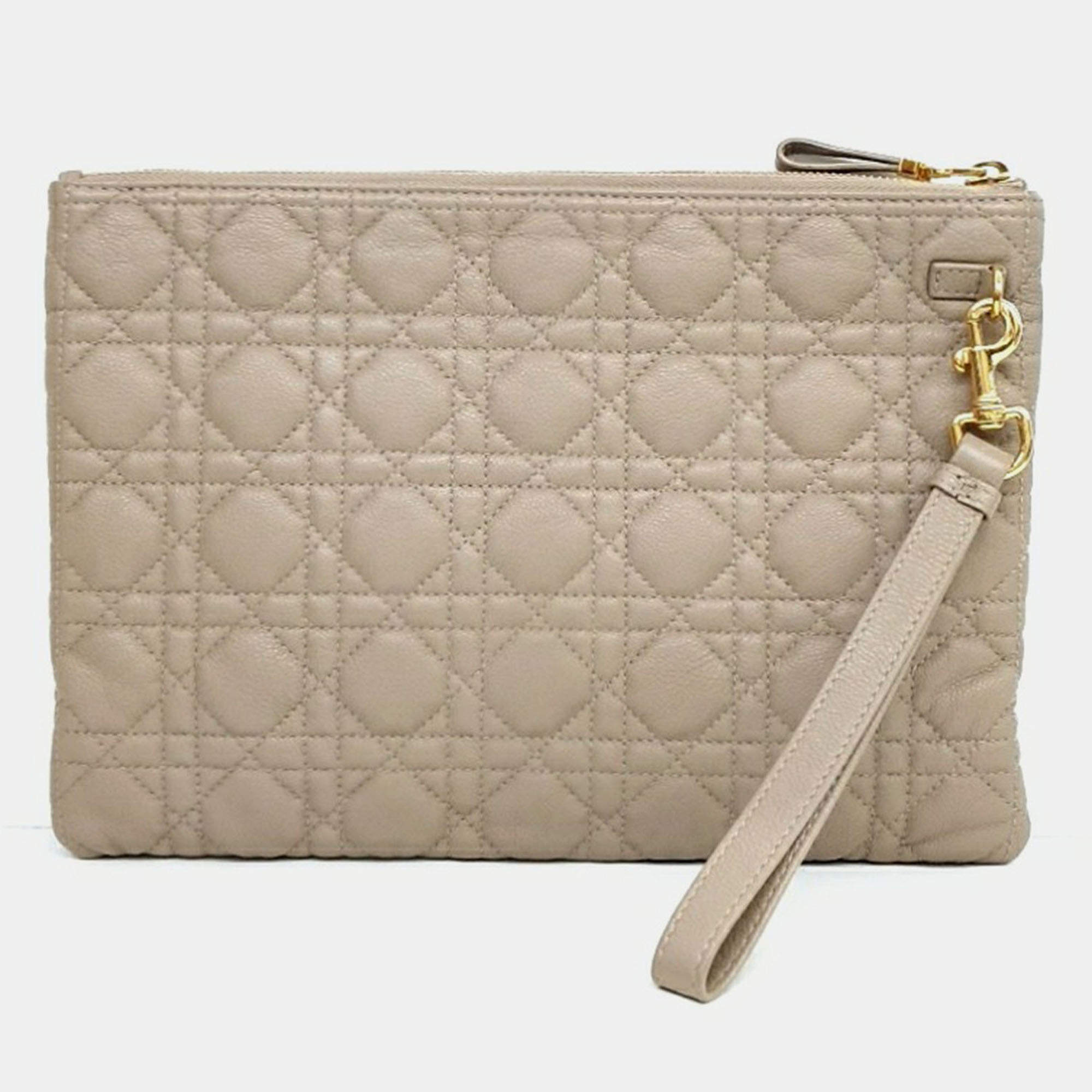 مملوكة مسبقًا Dior Beige Leather Caro Daily Clutch