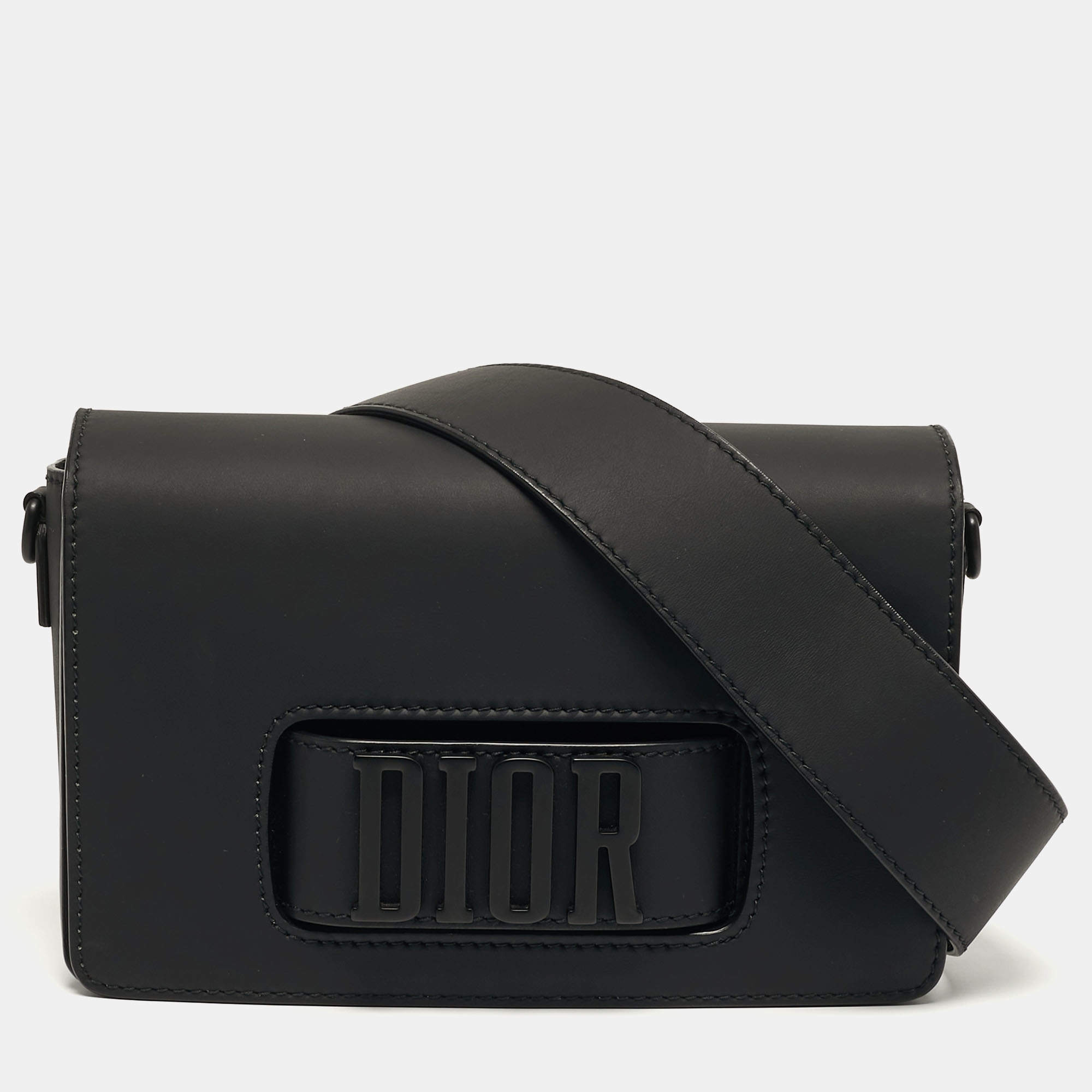 مملوكة مسبقًا Dior Dio(r)evolution Black Ultra Matte Leather Flap Bag