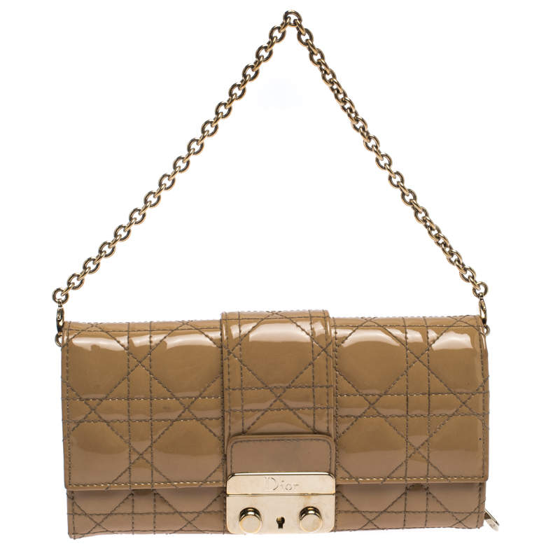 مملوكة مسبقًا محفظة ديور ميس ديور بسلسلة جلد لامع كاناغ بيج