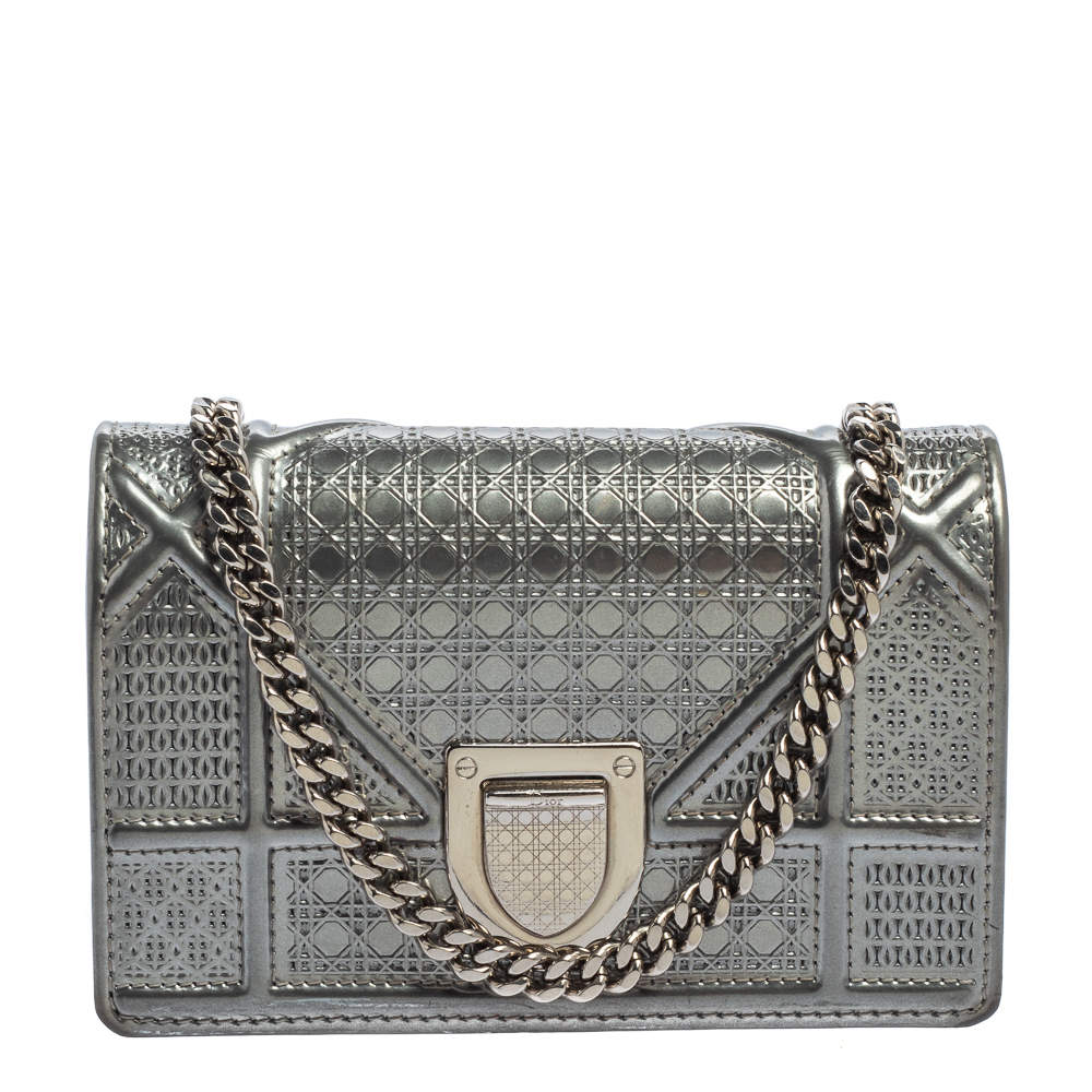 Pre Owned Dior Metallic Silver Micro Cannage Leather Baby Diorama Crossbody Bag