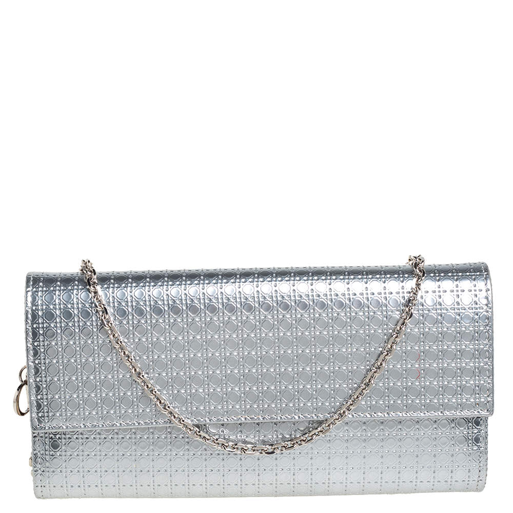 مملوكة مسبقًا Dior Metallic Silver Microcannage Leather Croisiere Wallet On Chain