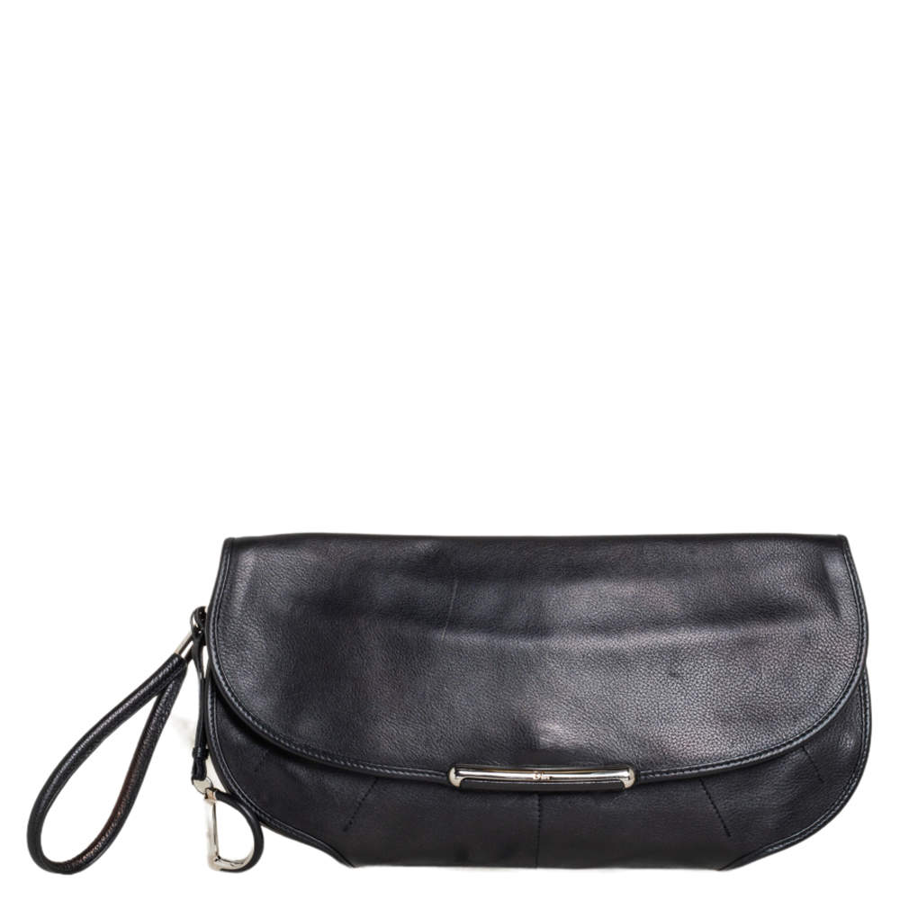مملوكة مسبقًا Dior Black Leather D Charm Oversized Wristlet Clutch