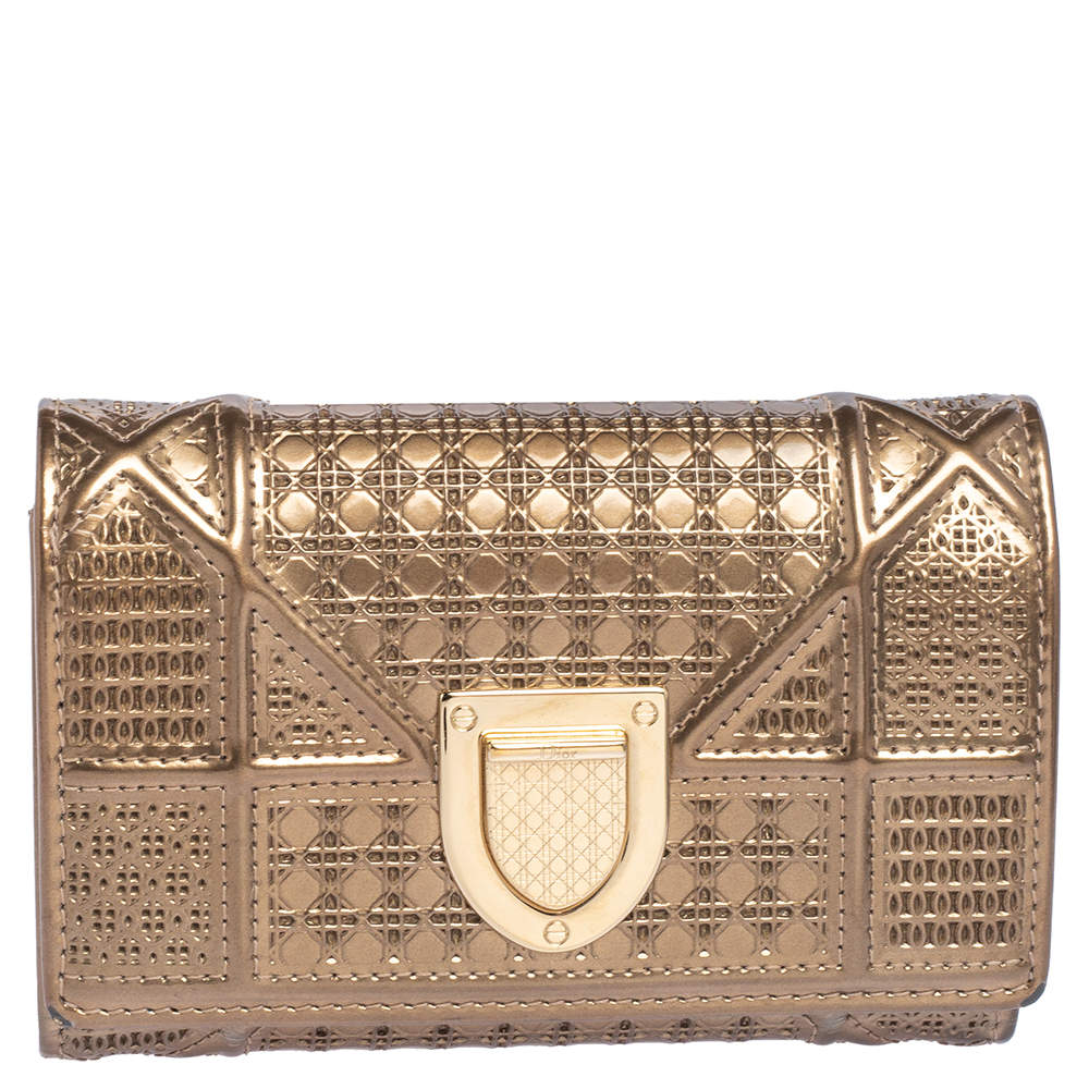 Pre Owned محفظة ثلاثية الطي ديور ديوراما جلد كاناج مايكرو ذهبي ميتاليك 