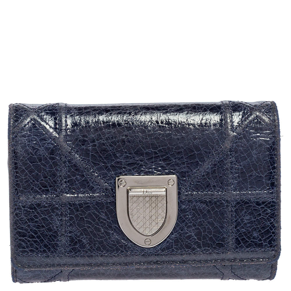 مملوكة مسبقًا Dior Blue Crinkled Leather Diorama Trifold Wallet
