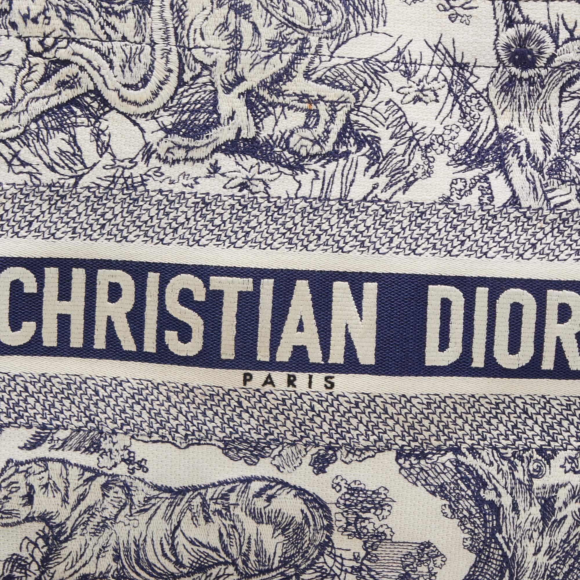 Christian Dior Embroidered Toile De Jouy Small Canvas Book Tote Navy – Coco  Approved Studio