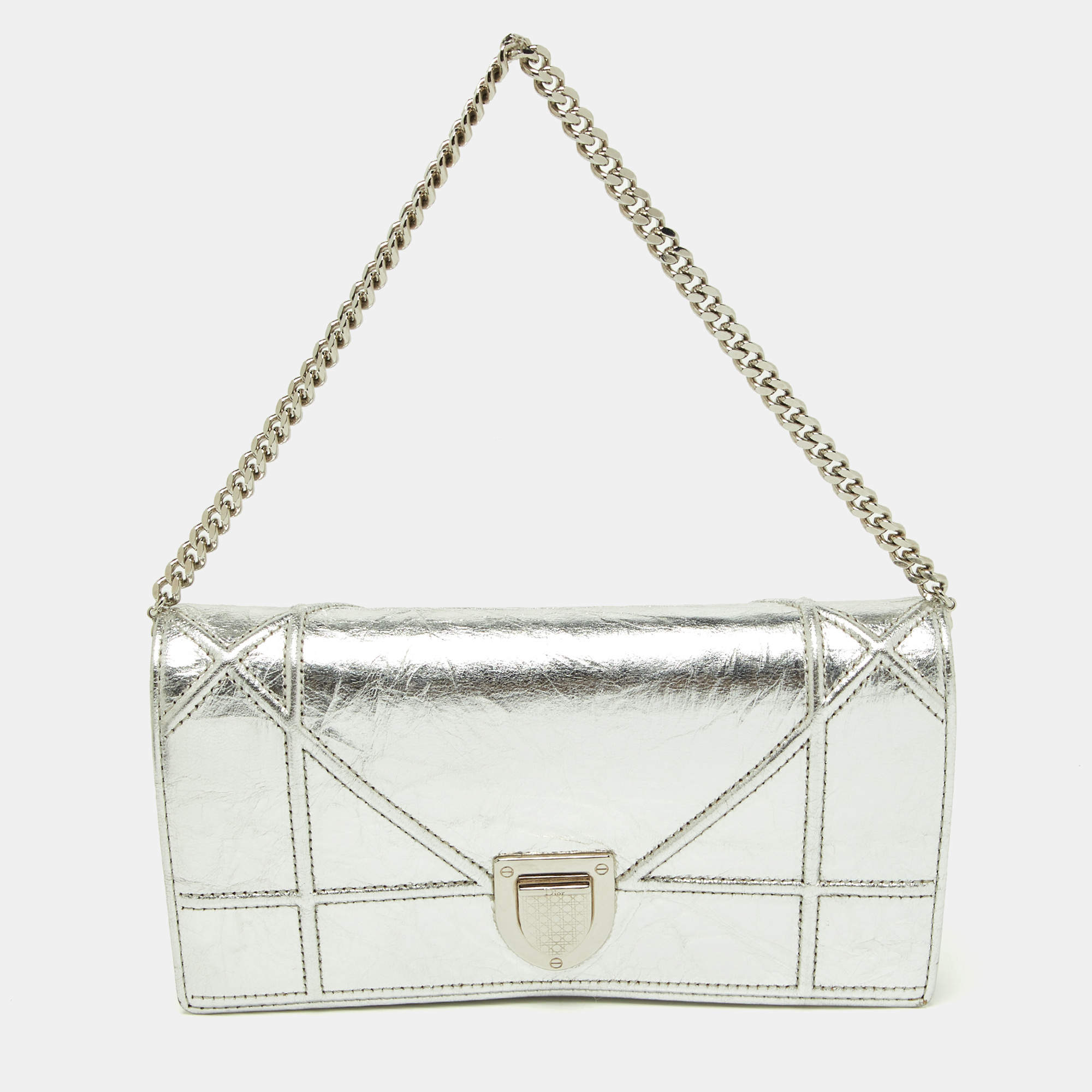 Pre Owned Dior Silver Leather Diorama Wallet On Chain