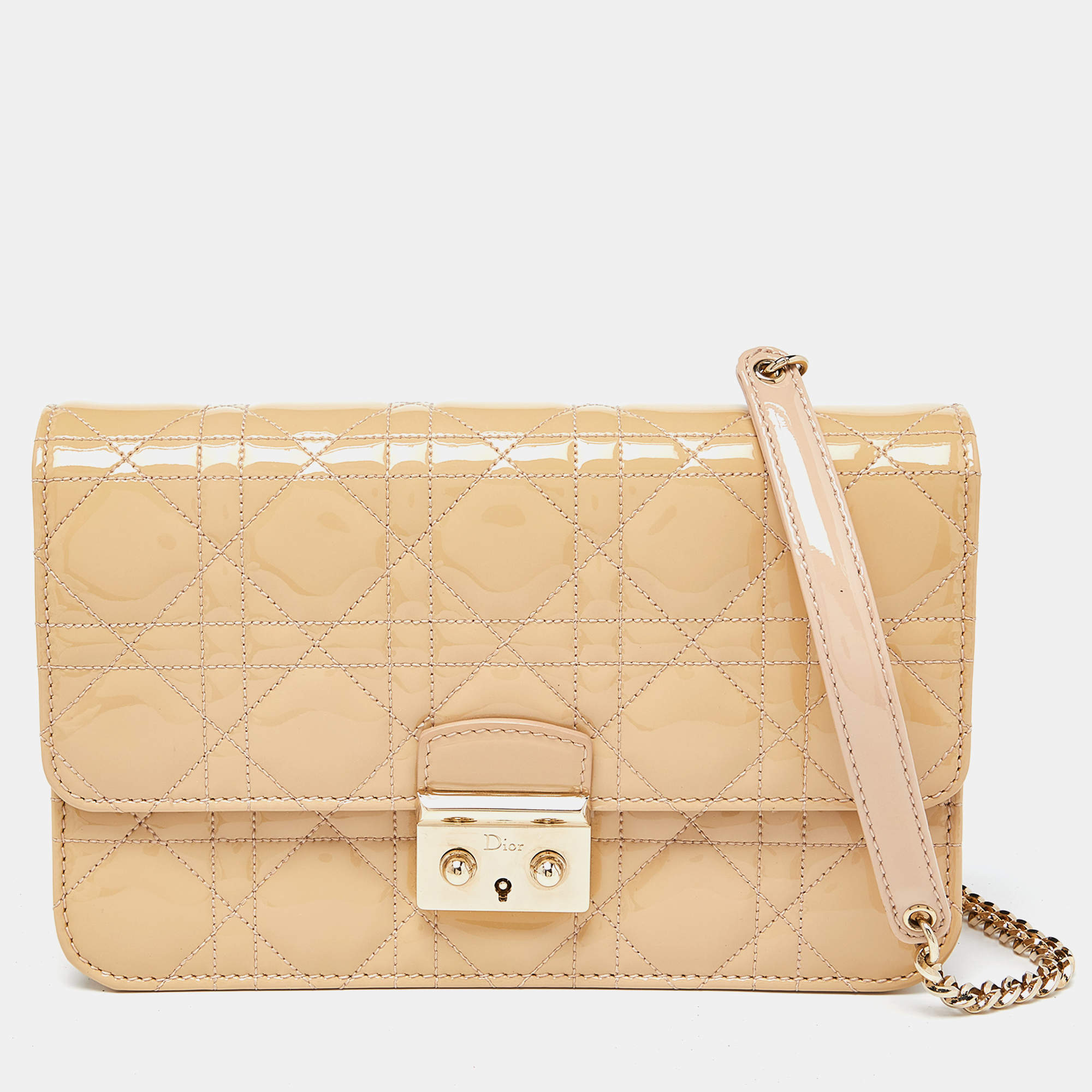 مملوكة مسبقًا حقيبة كلاتش ديور سلسلة نيو لوك جلد لامعة كاناج سوداء