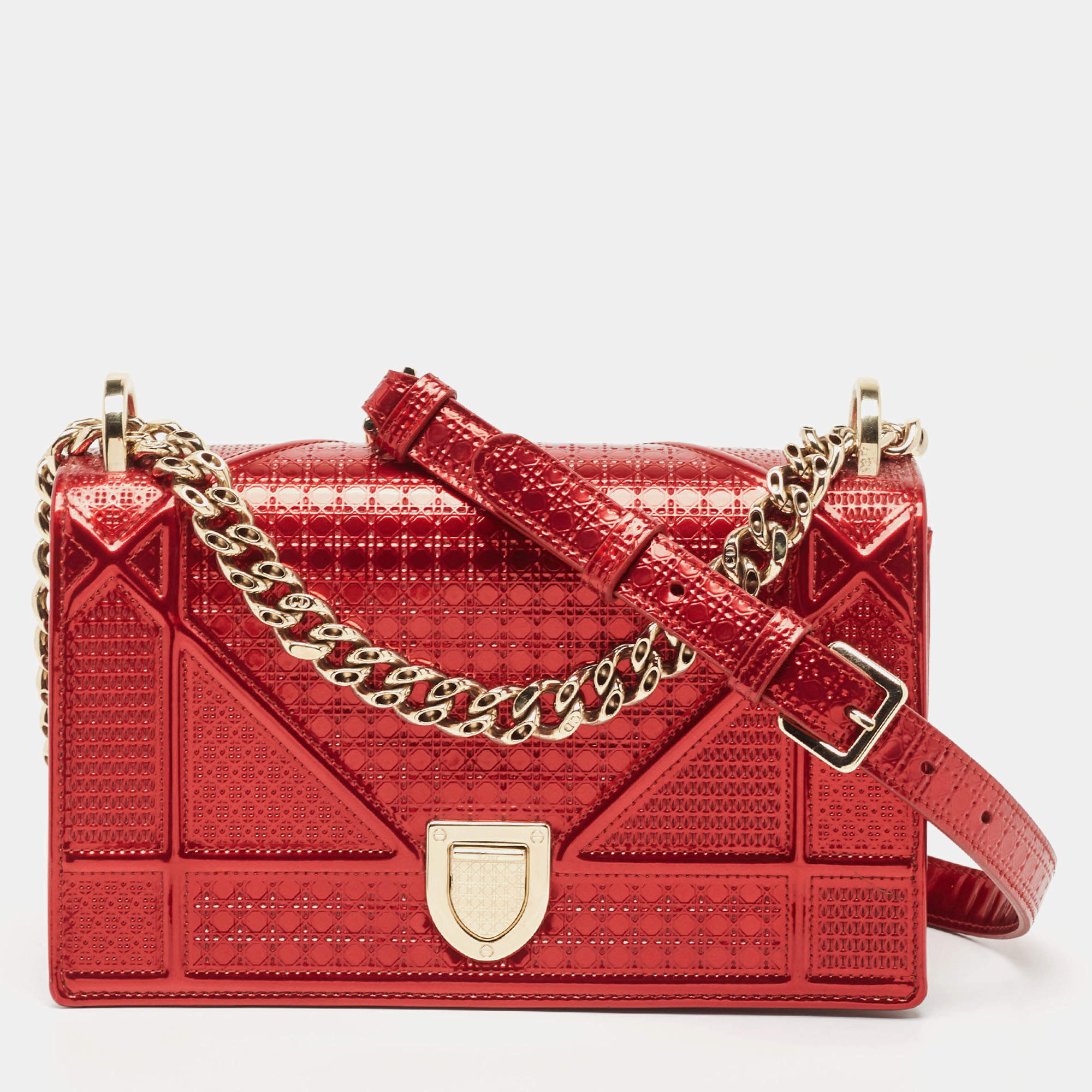 Pre Owned Dior Red Patent Leather Small Diorama Shoulder Bag