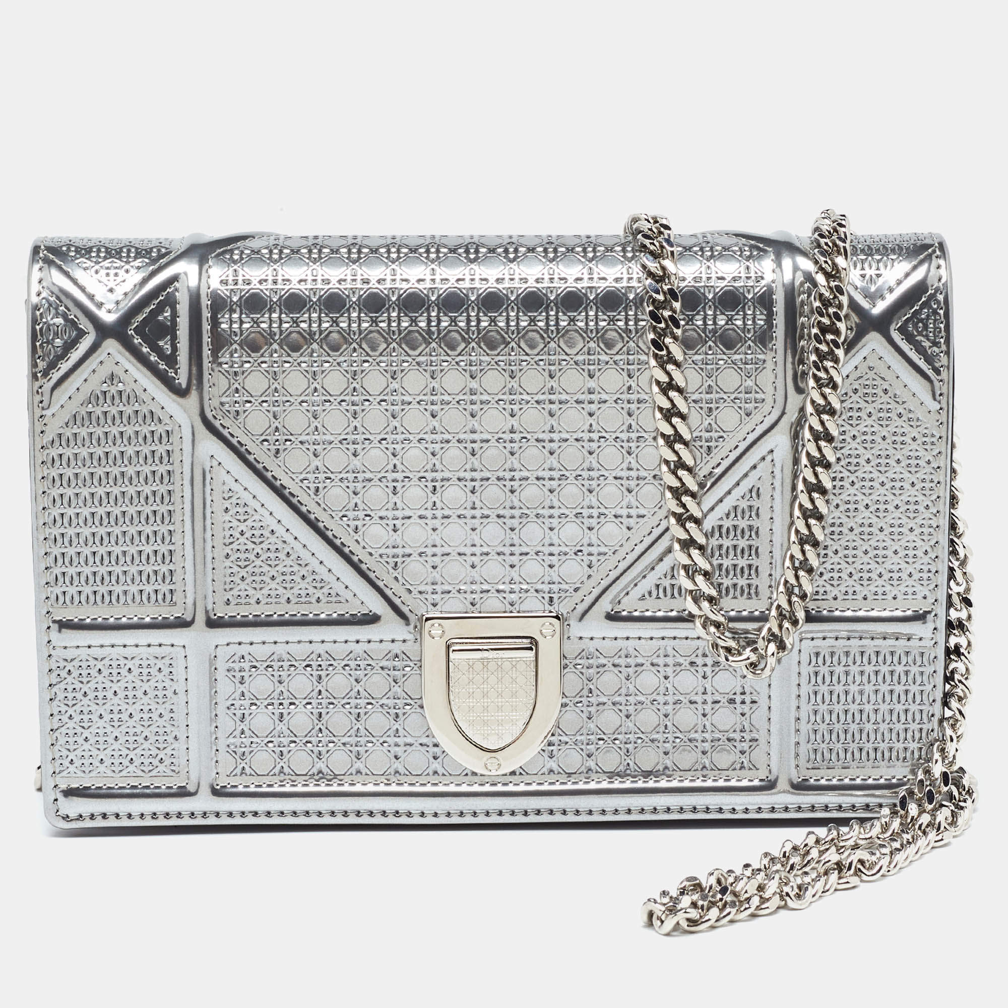 Pre Owned Dior SIlver Micro Cannage Patent Leather Diorama Wallet On Chain