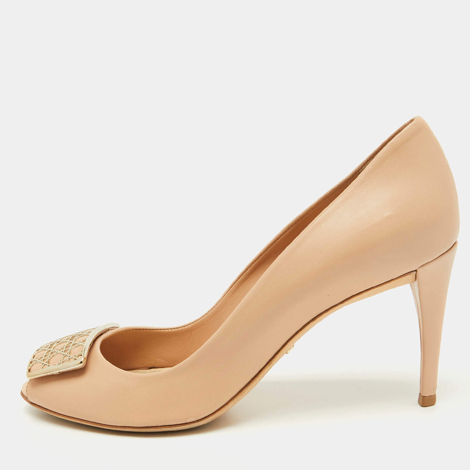 Pre Owned Dior Beige Leather Metal Cannage Plaque Detail Peep Toe Pumps Size 39.5