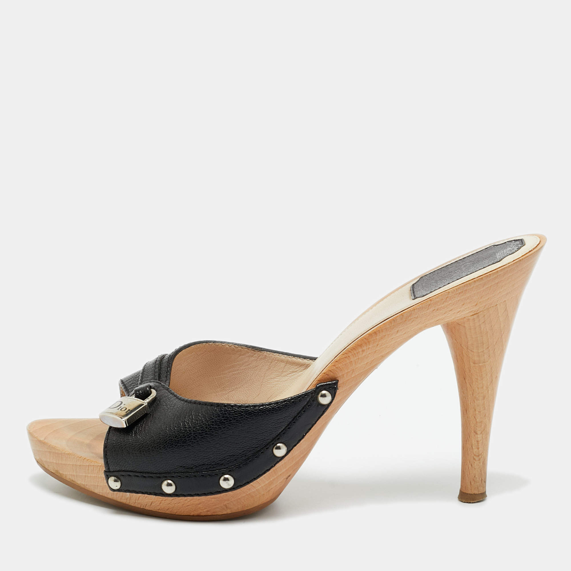 Pre Owned حذاء مولز ديور خشبي مقدمة مفتوحة جلد أسود مقاس 37.5