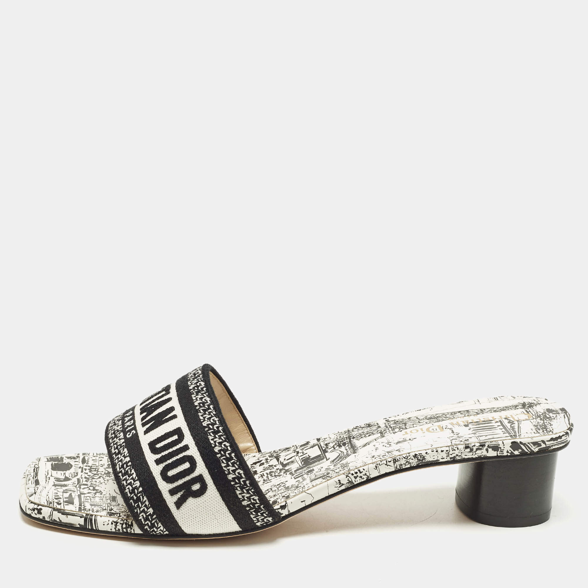 مملوكة مسبقًا Dior Dway Size 41 White/Black Embroidered Canvas Slide Sandals