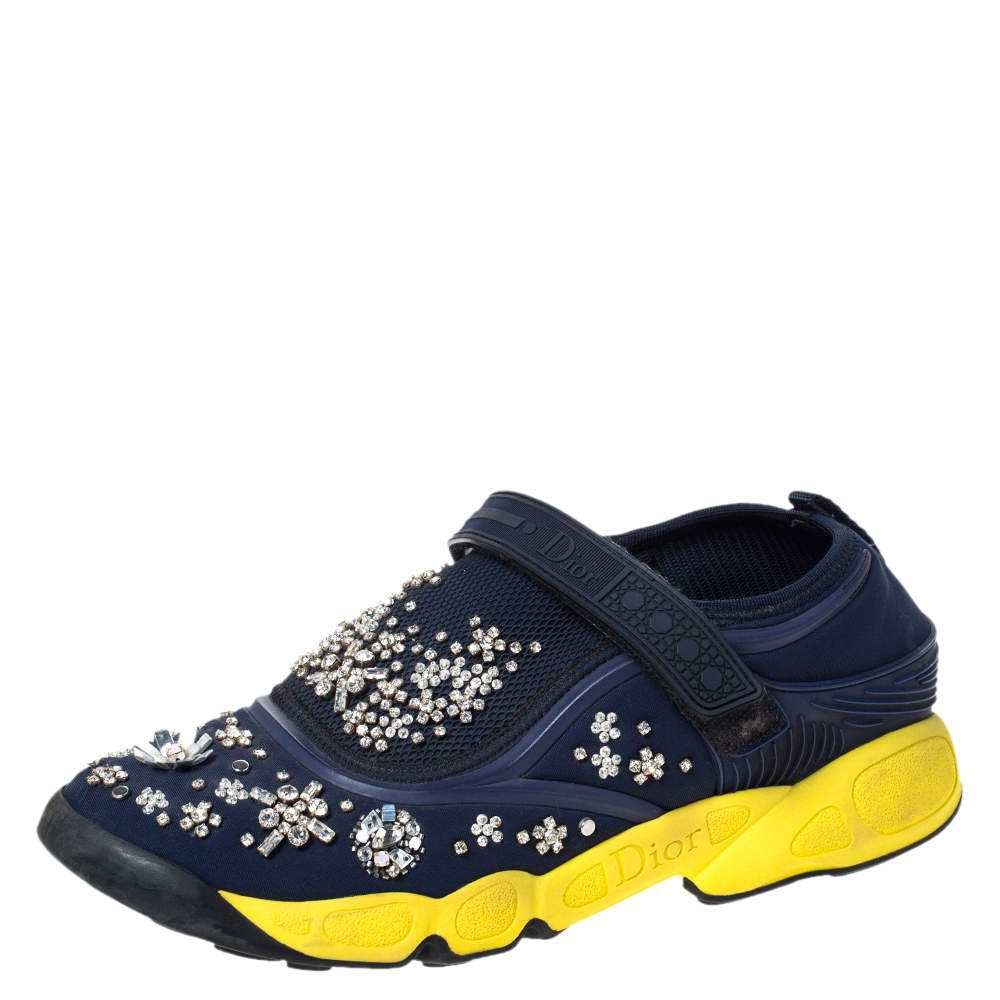 مملوكة مسبقًا Dior Blue Fabric And Mesh Neoprene Fusion Embellished Low-Top Sneakers Size 39