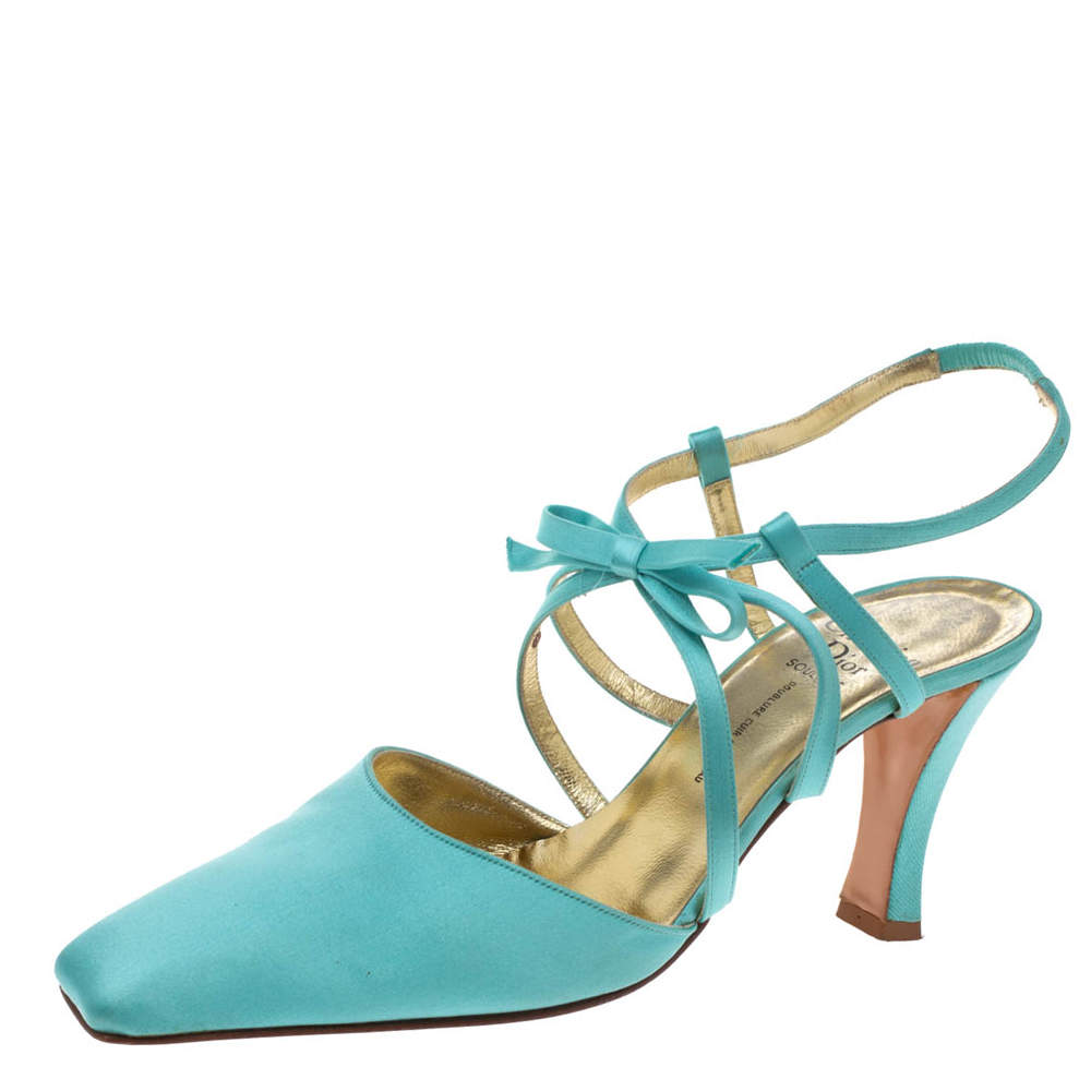 مملوكة مسبقًا صندل ديور مقدمة مربعة سير كاحل فيونكة ساتان أزرق فاتح مقاس 38