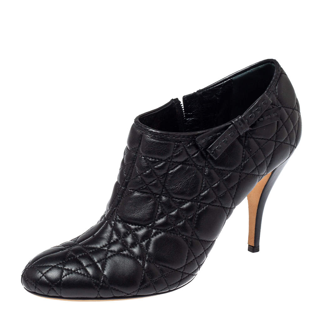 مملوكة مسبقًا Dior Black Cannage Quilted Leather Ankle Booties Size 40.5