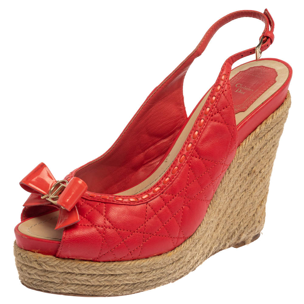 Pre Owned صندل ديور فتحة كعب و كعب روكي جلد أحمر مقاس 39