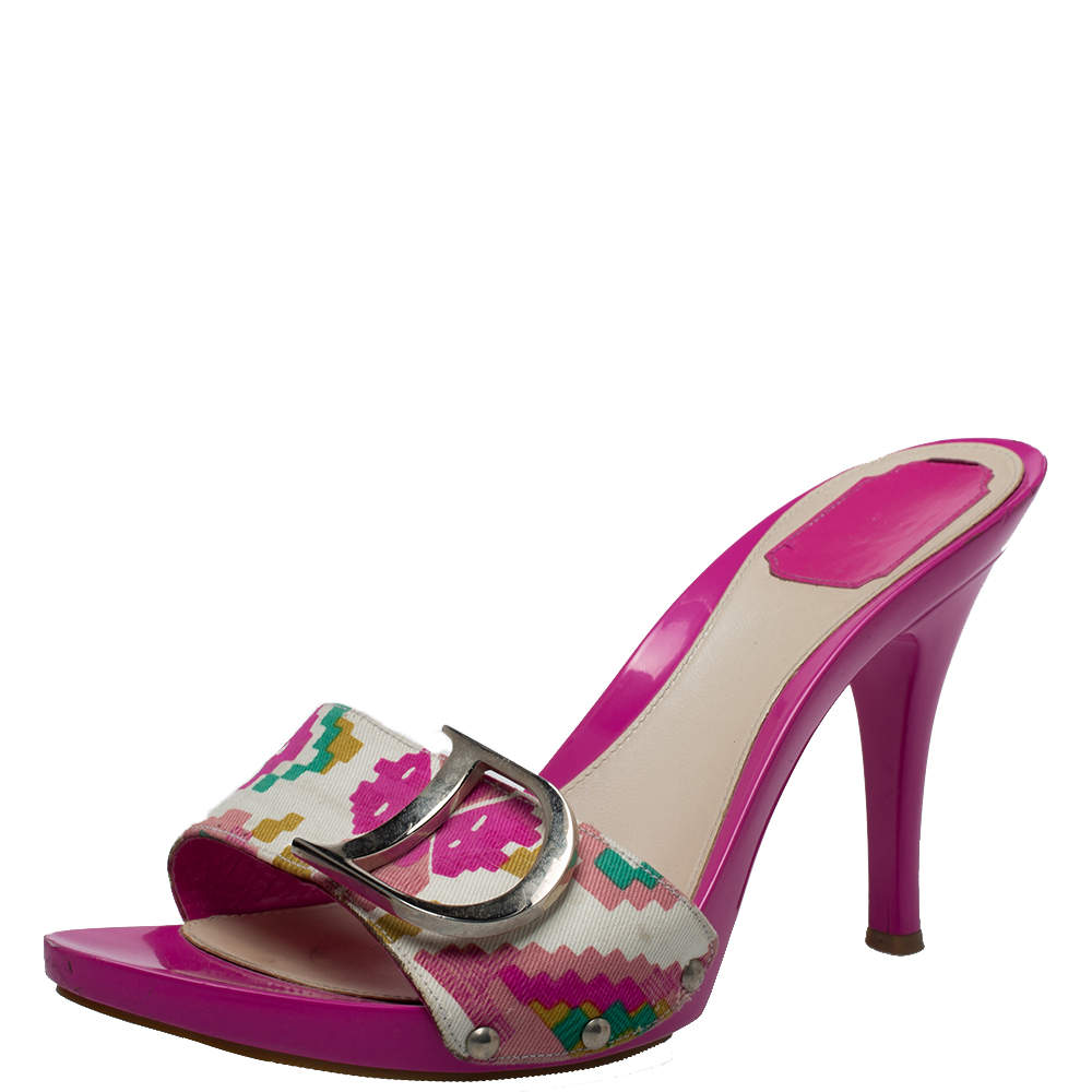 مملوكة مسبقًا صندل ديور كانفاس متعدد الألوان مزين بشعار الماركة مقاس 41 