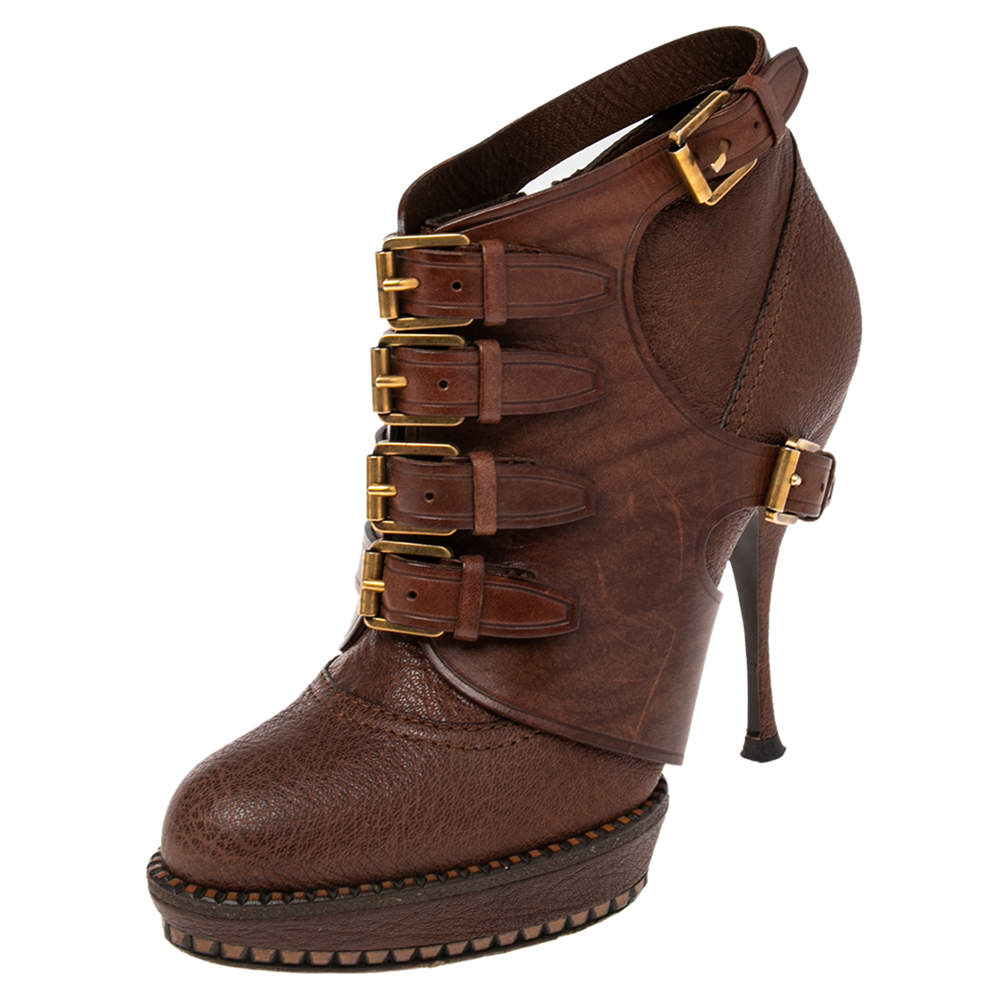 مملوكة مسبقًا بوت ديور كالافير جلد بني نعل سميك للكاحل مقاس 36.5