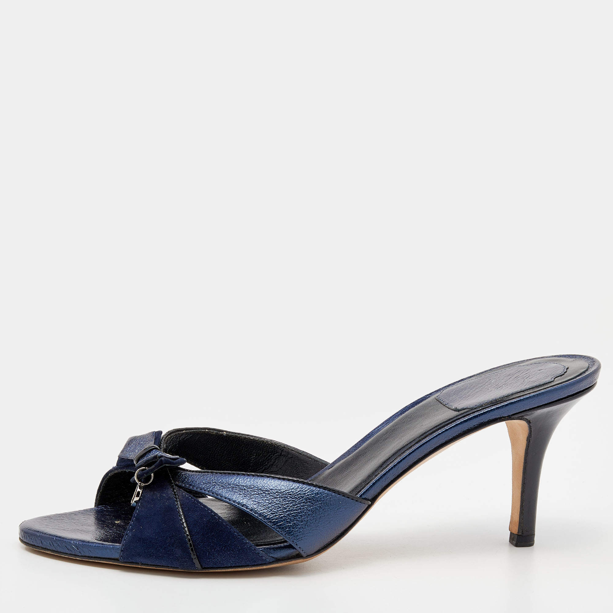 مملوكة مسبقًا حذاء سلايد ديور سويدي وجلد أزرق كحلي لامع مزخرف فيونكة مقاس 39.5