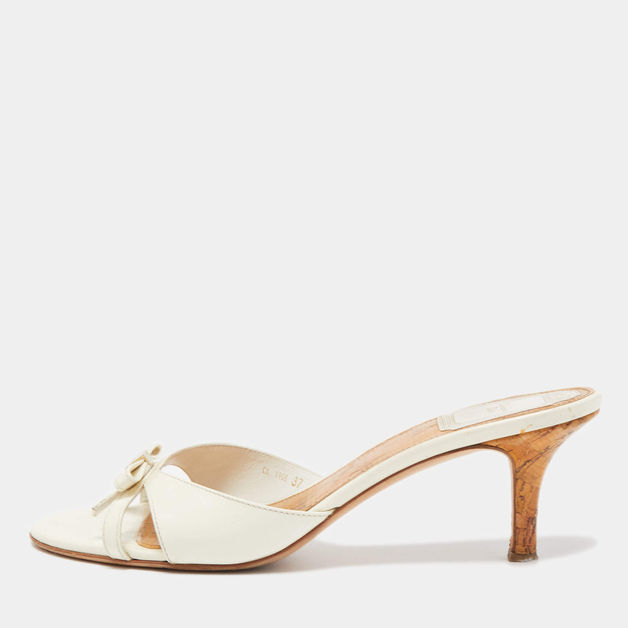Dior Cream Patent Leather Bow Slides Size 37