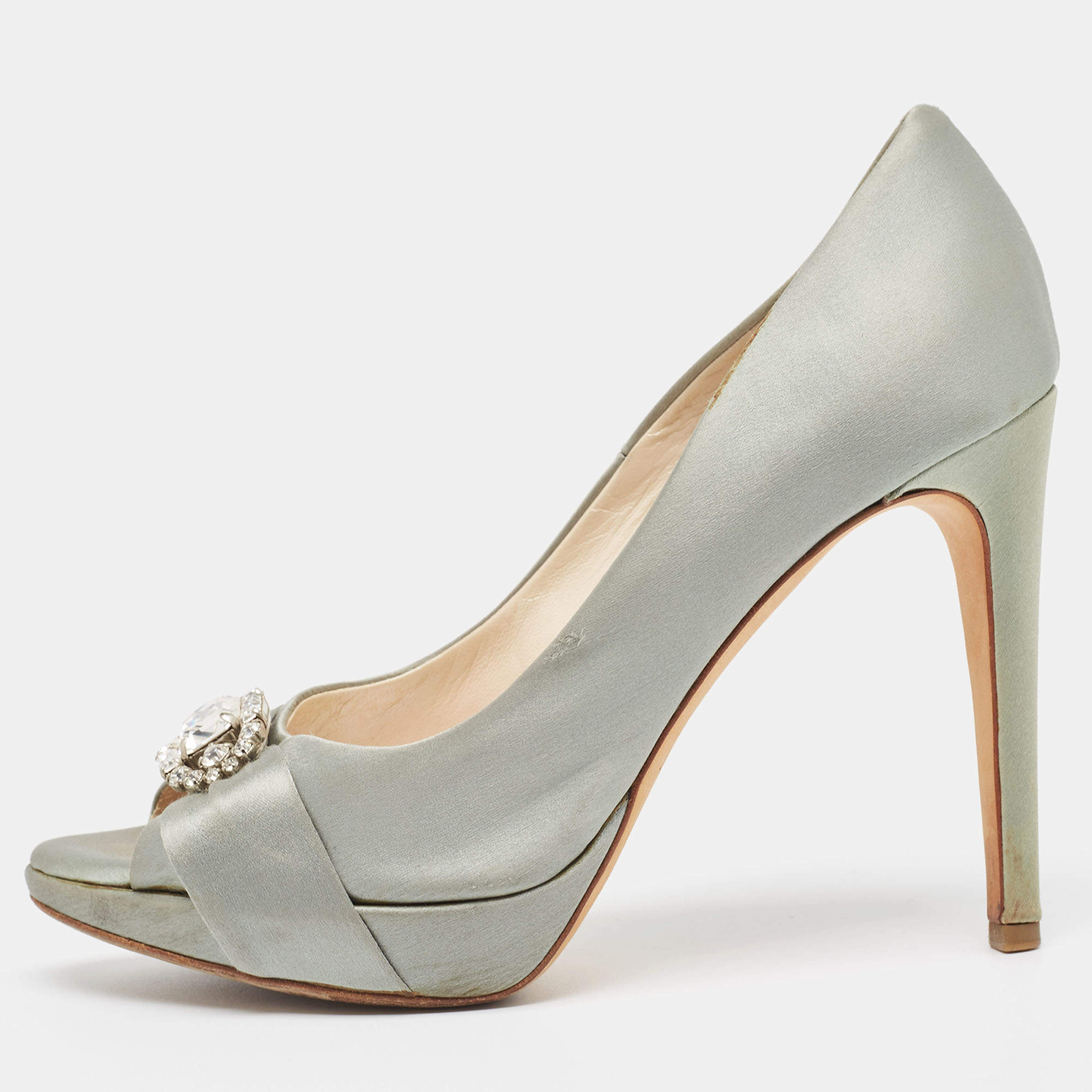 luxury-women-dior-used-shoes-
