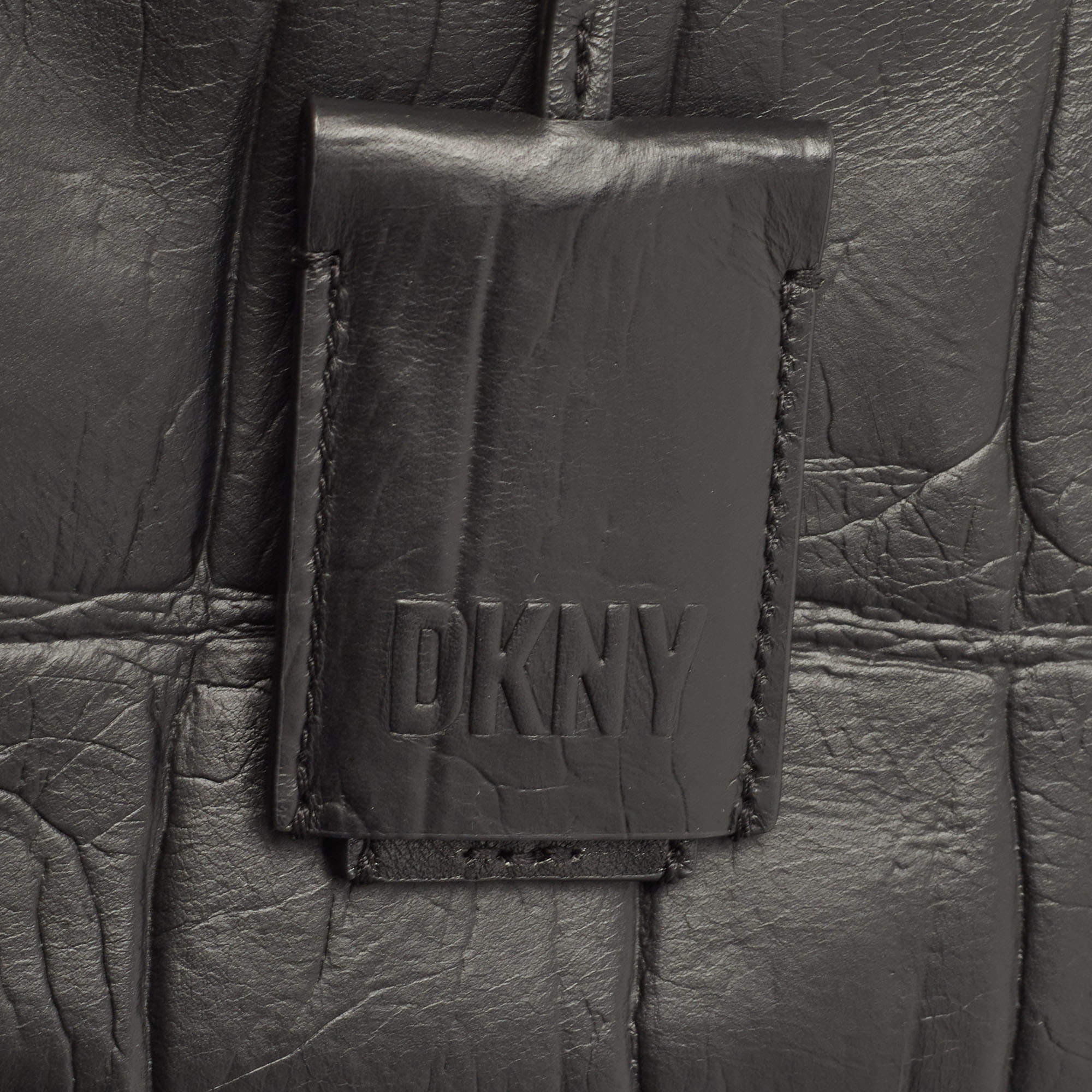Dkny Women's The Medium Logo Effortless Tote in Black Leather