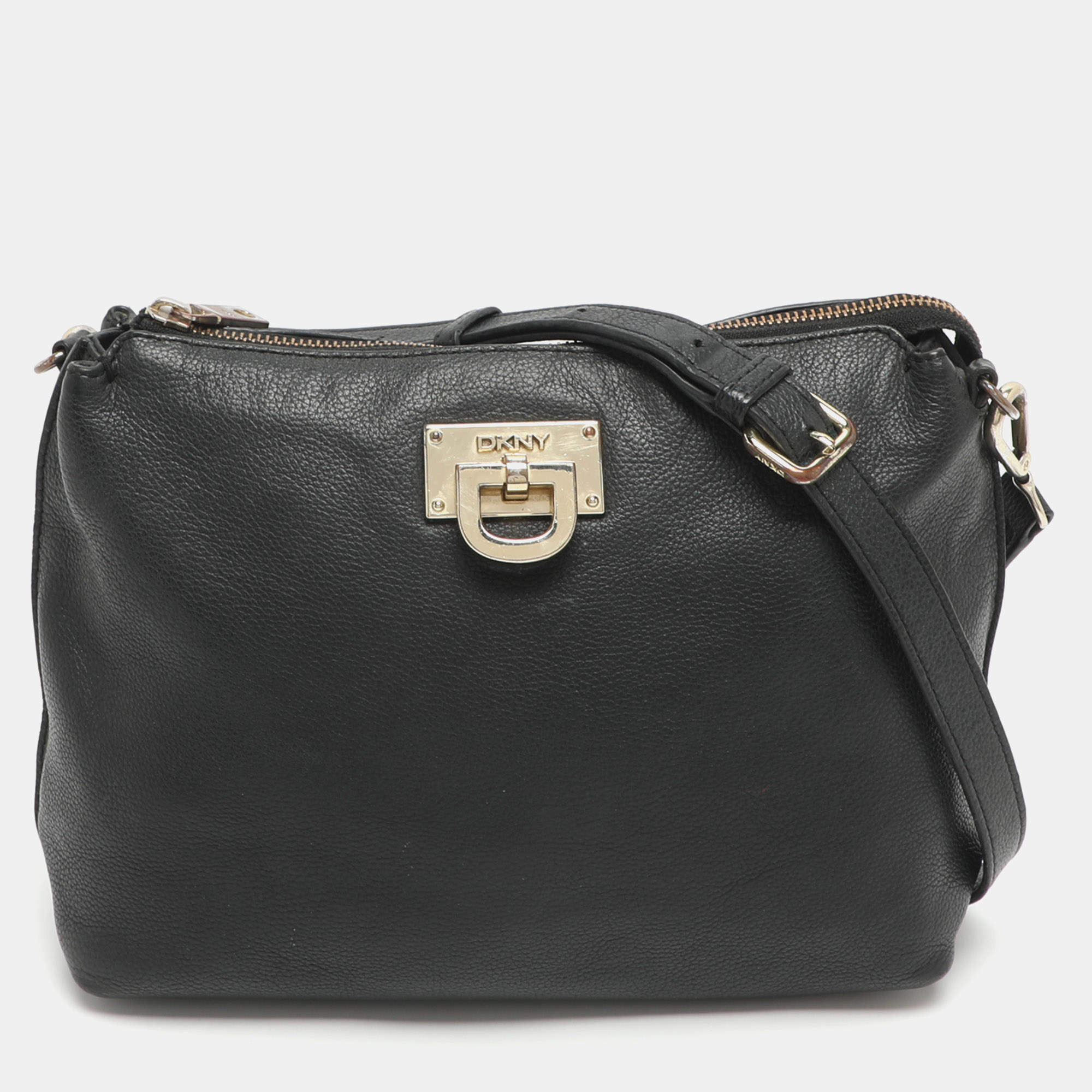 مملوكة مسبقًا Dkny Black Leather Crossbody Bags