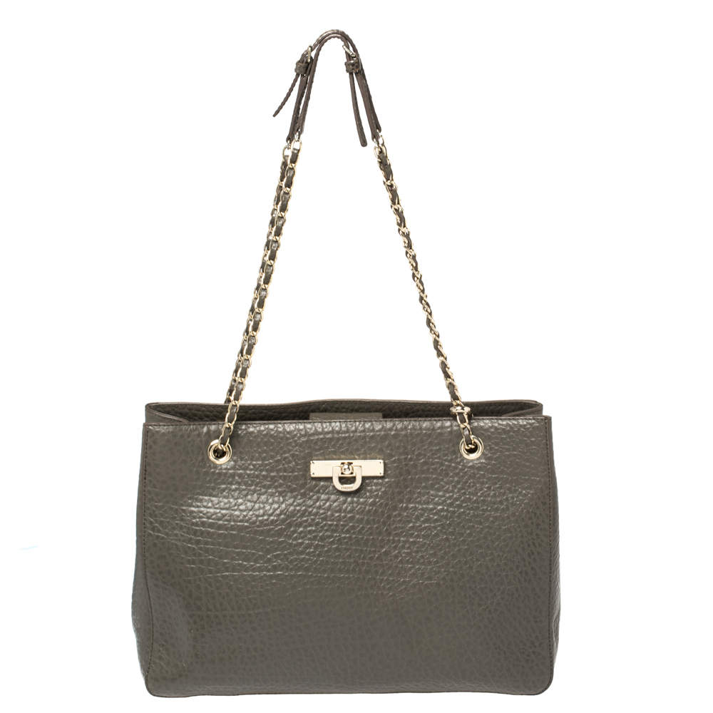 Pre Owned حقيبة دي كي إن واي جلد رصاصي بسلسلة